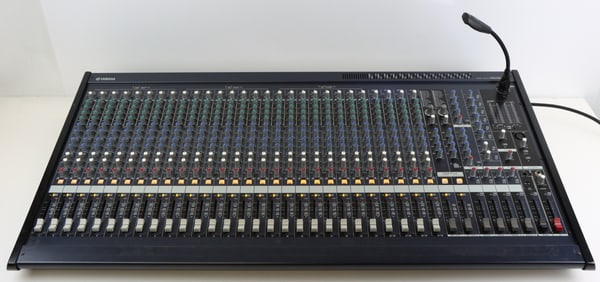 Yamaha MG32/14FX Mixing Console