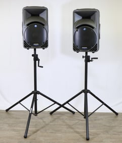Mackie SRM 450 v.1 400W PA Speakers (pair) & Pao Chia Heavy Duty Tripod Speaker Stands