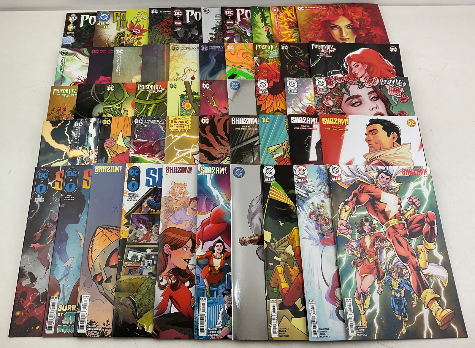 DC Comic Book Assortment (1 of 9)