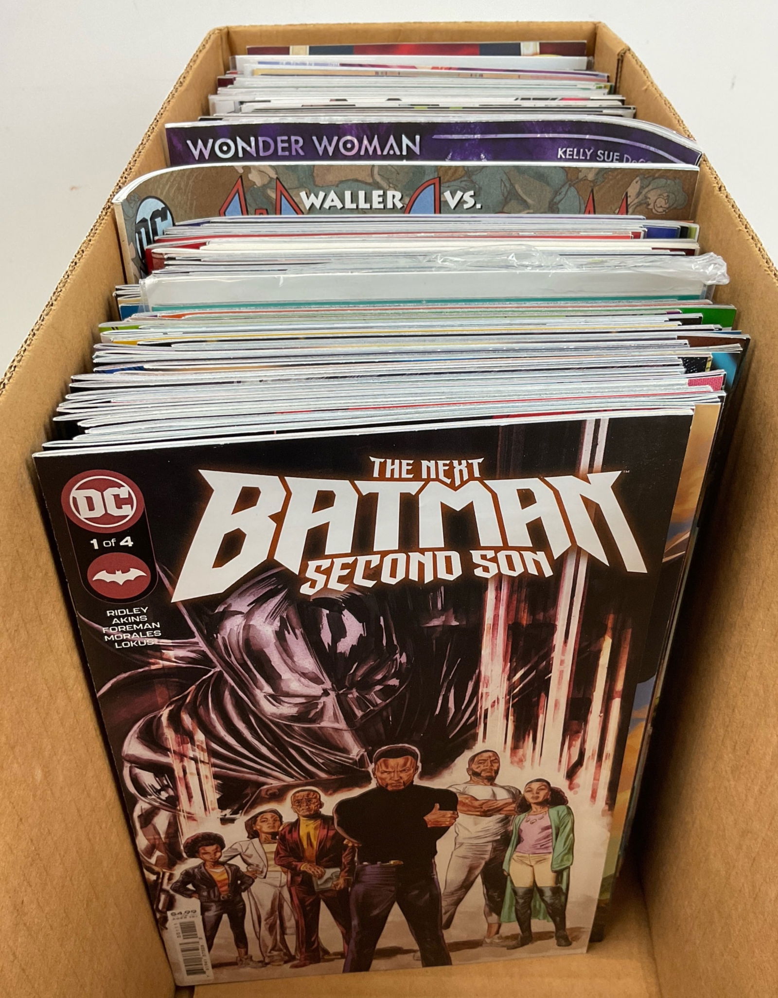 DC Comic Book Assortment (1 of 11)