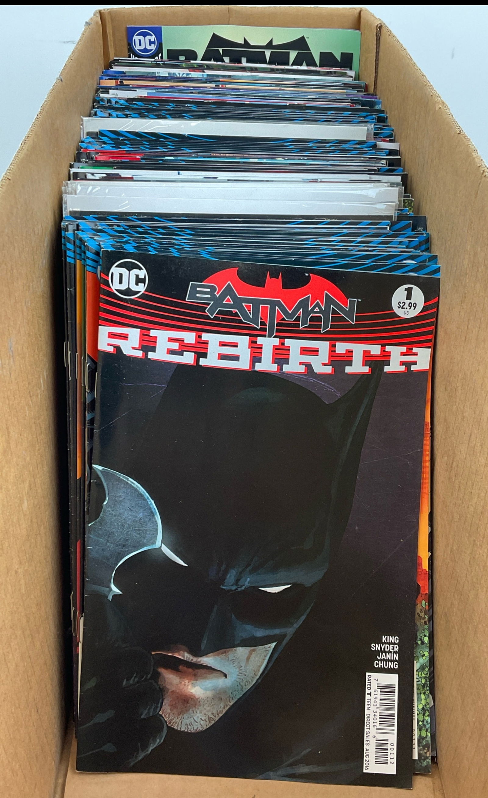 DC Comic Book Assortment (1 of 16)