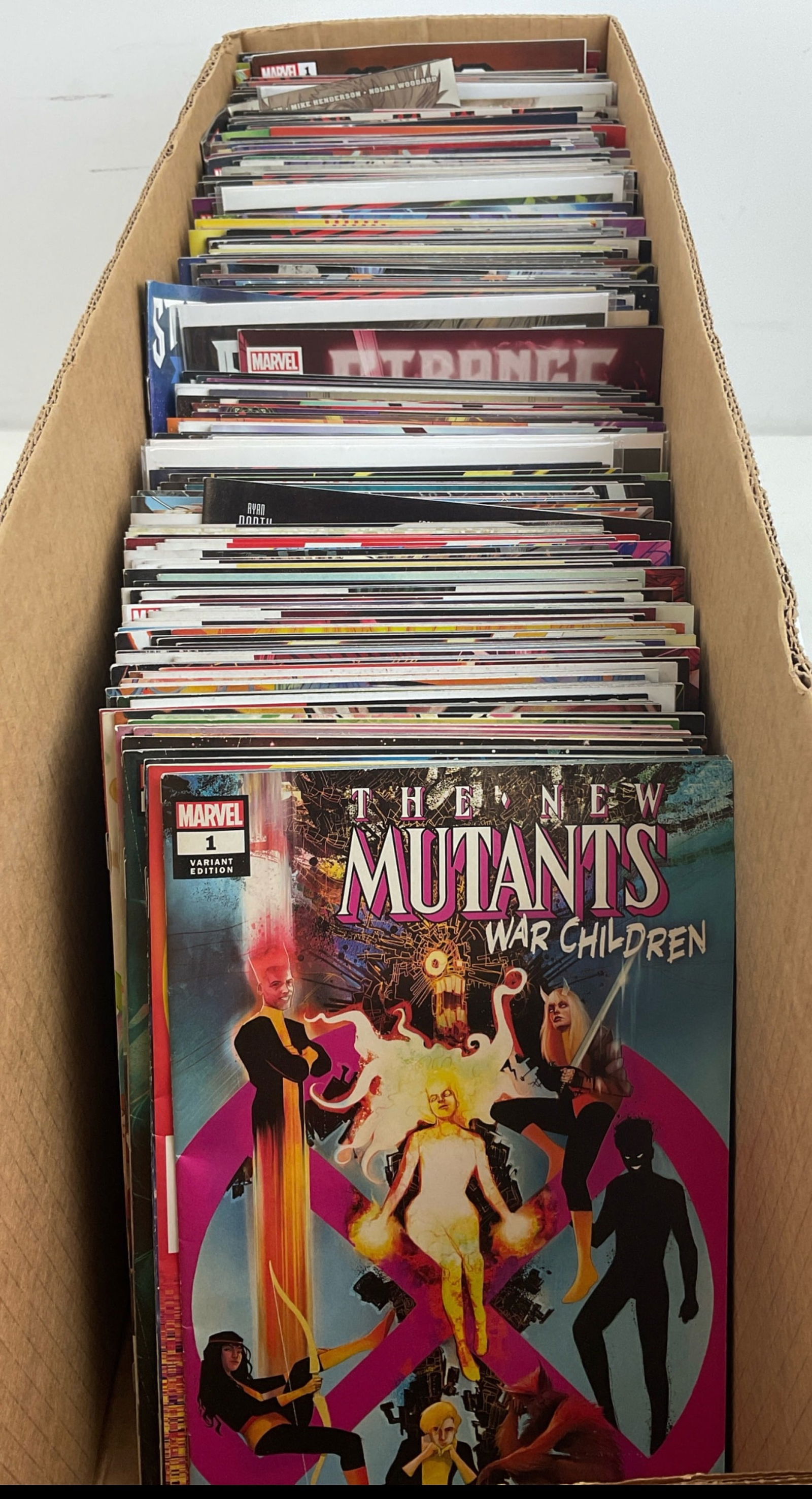 Marvel Comic Book Assortment (1 of 12)