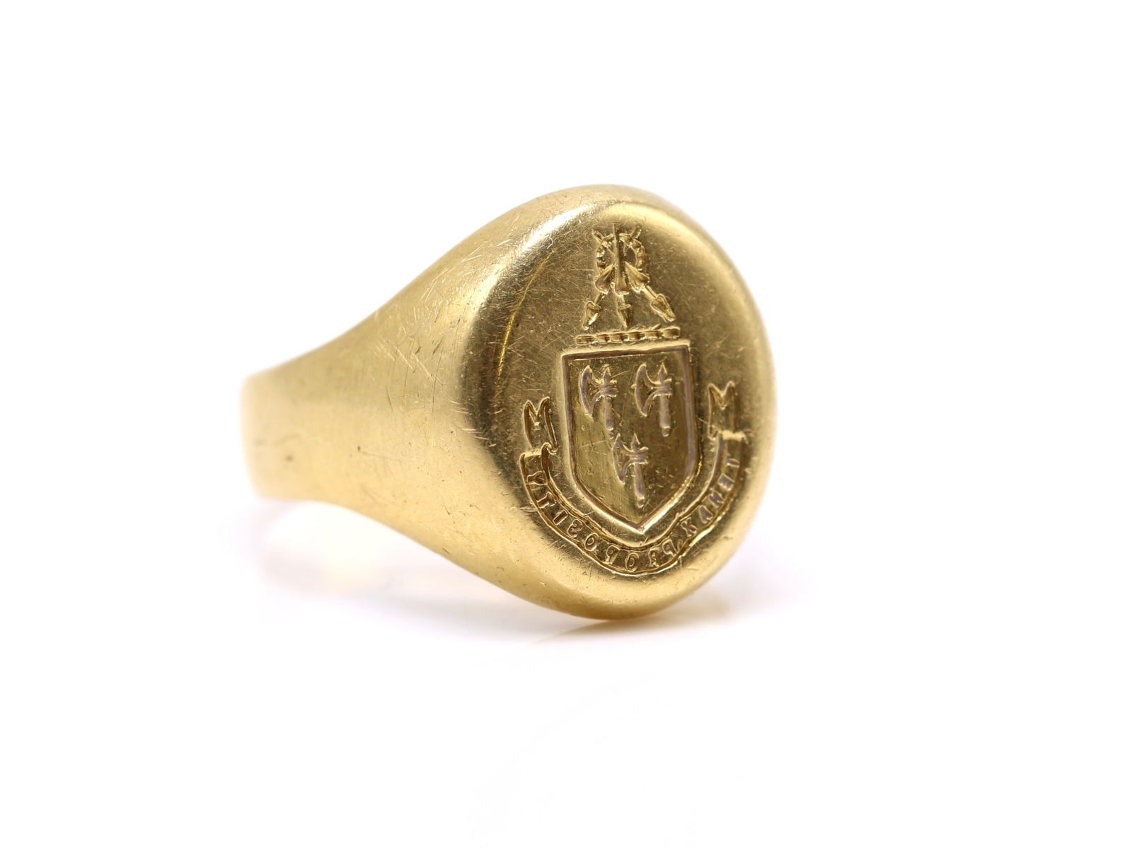 18k YG Ring: 18k yg heraldic crest signet ring, reads tenax propositi. size 7.5 and 8.5dwt
