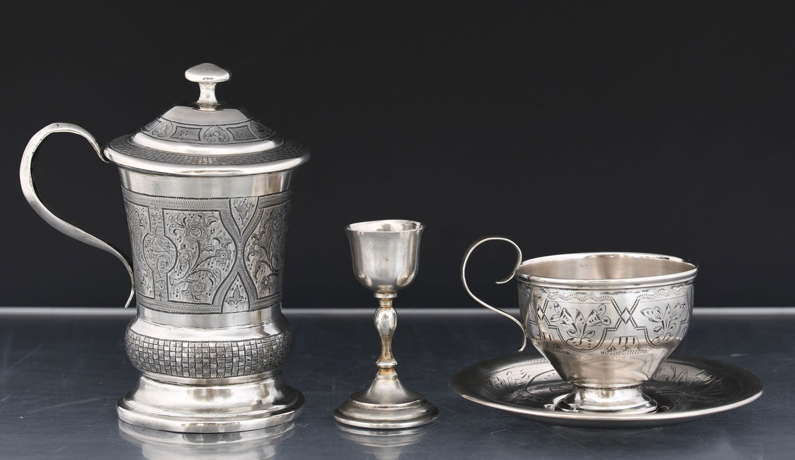 Imperial Russian Silver Cups: 84 zolotnik (875 silver) wares. A covered cup decorated with niello floral and geometric motifs, marked to the cover for assayer Viktor Savinsky or Veniamin Savinsky, Moscow, 1860's partly obscured