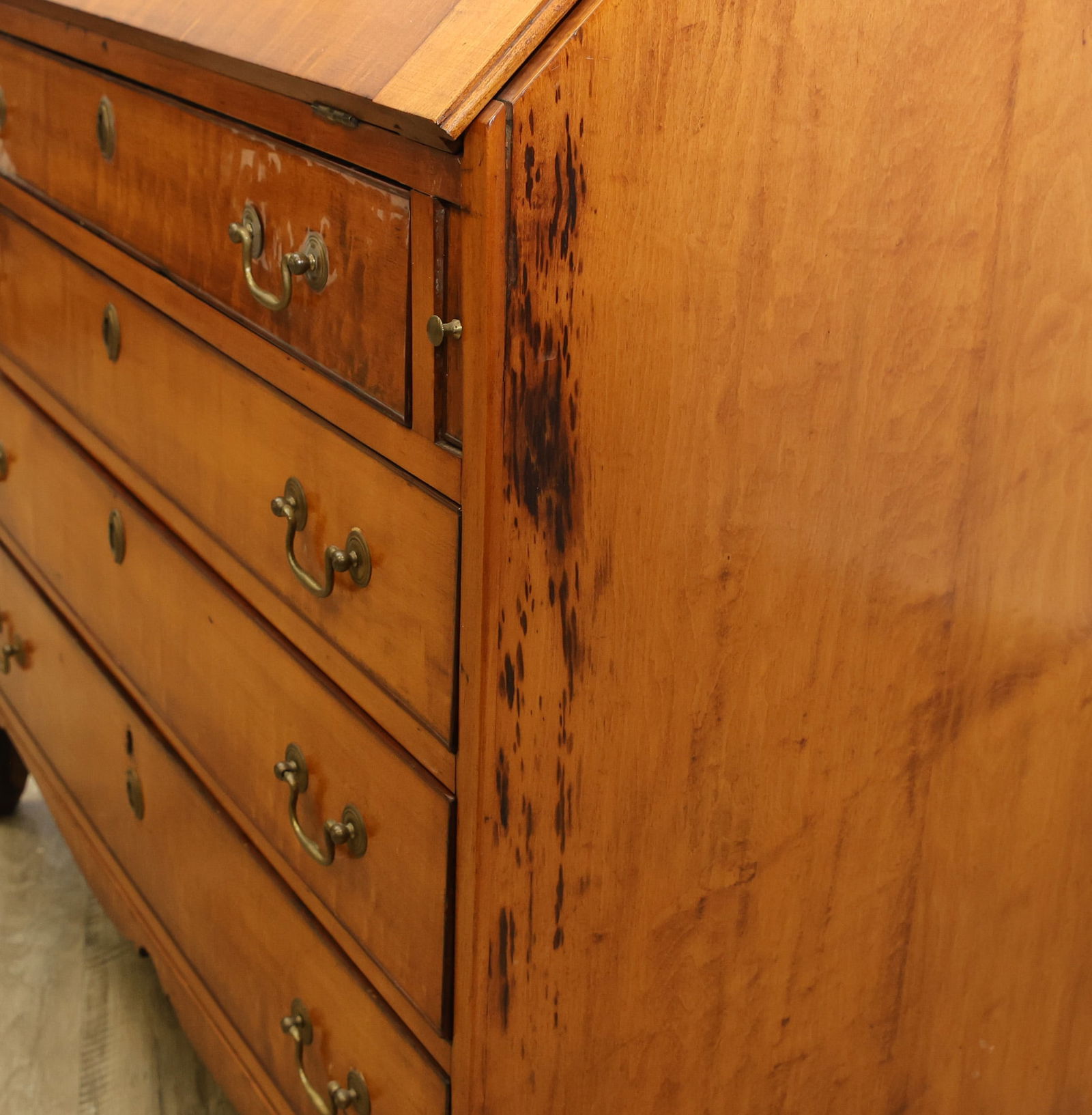 Hepplewhite Maple Slant-Front Desk - 10