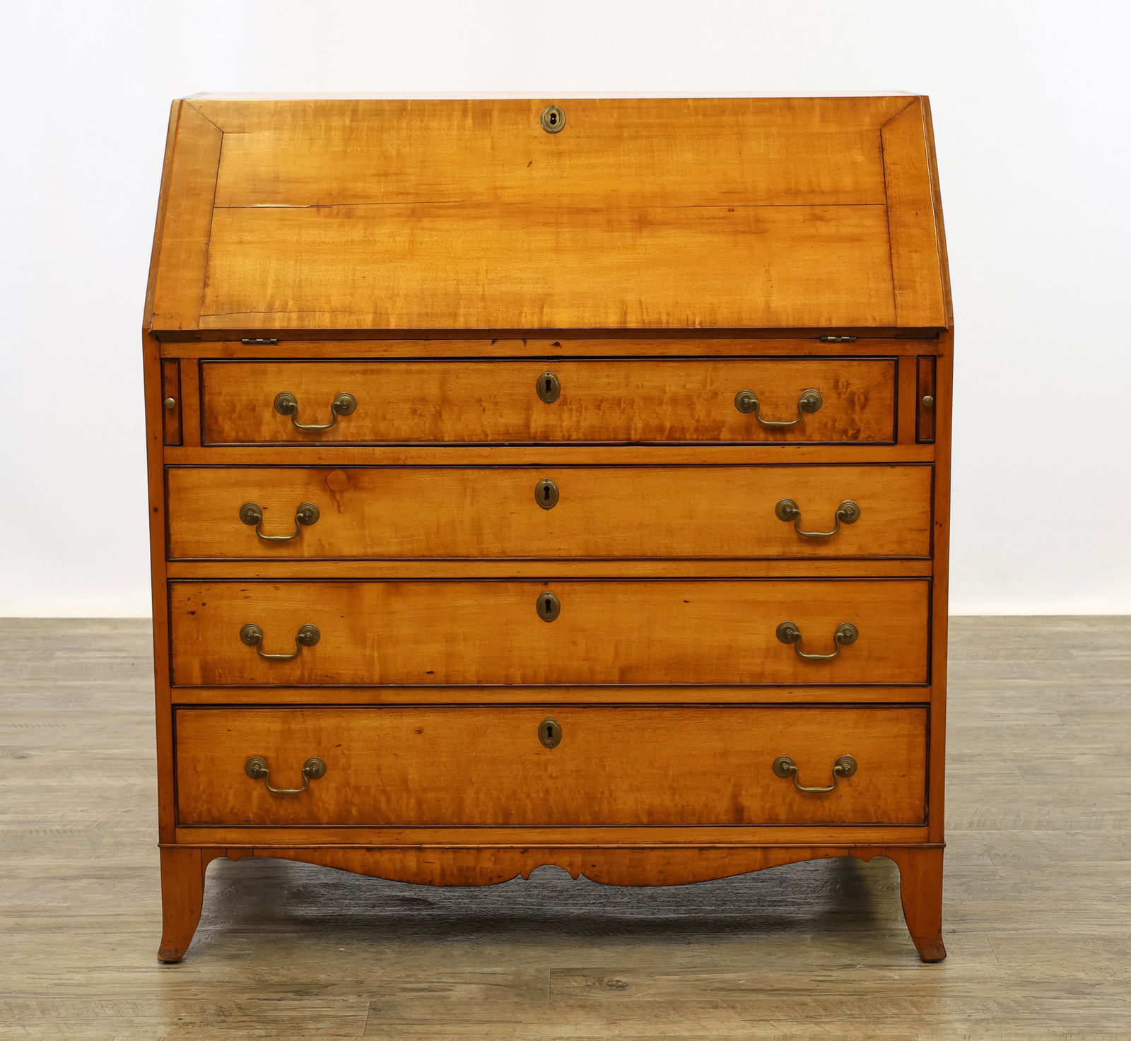 Hepplewhite Maple Slant-Front Desk - 2