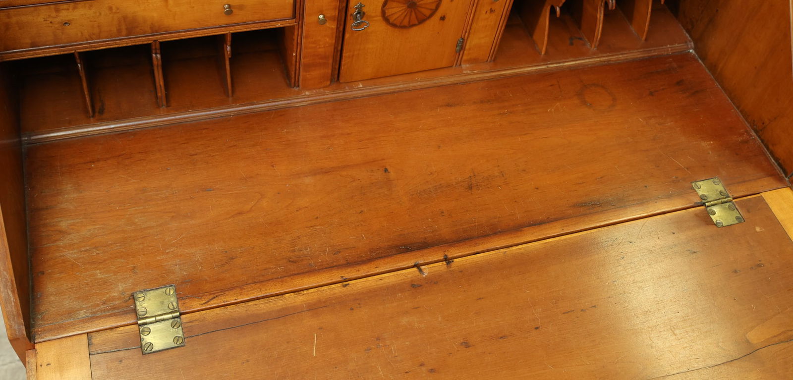 Hepplewhite Maple Slant-Front Desk - 7