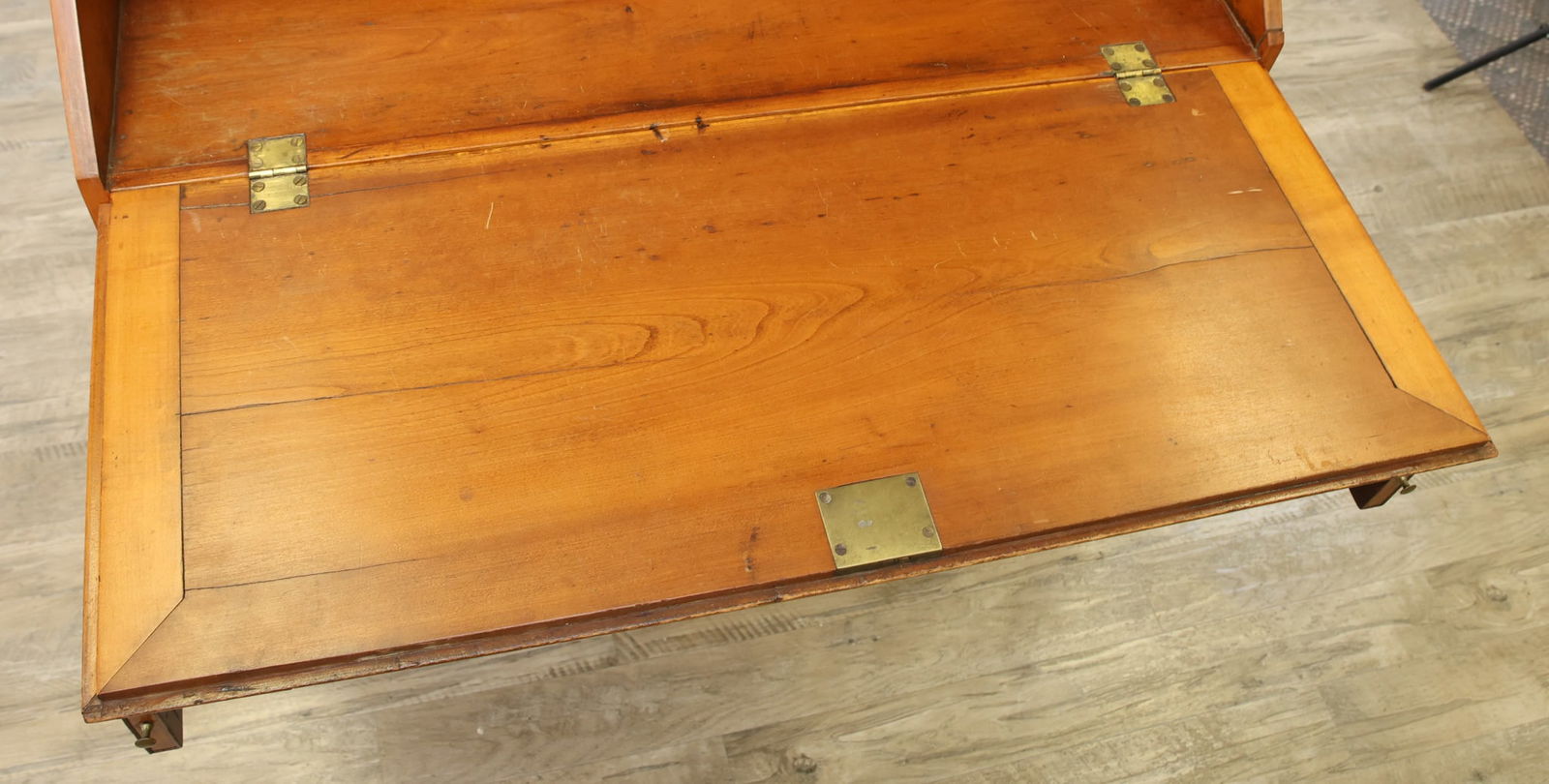 Hepplewhite Maple Slant-Front Desk - 8