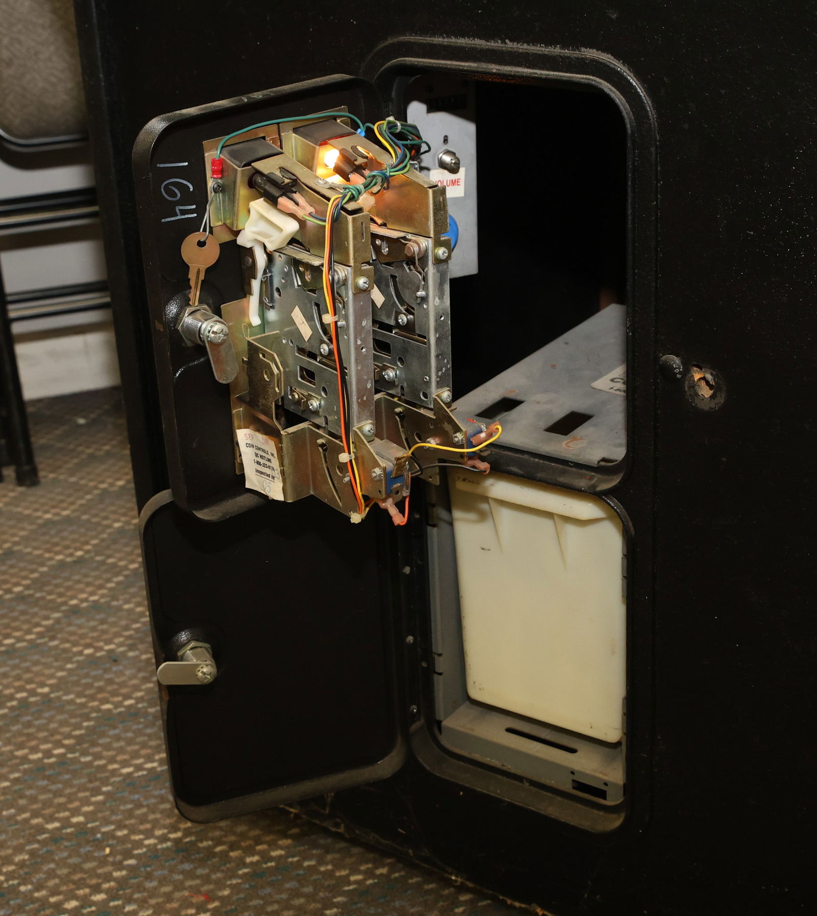 1990 Bally Midway Trog! Arcade Game - 9