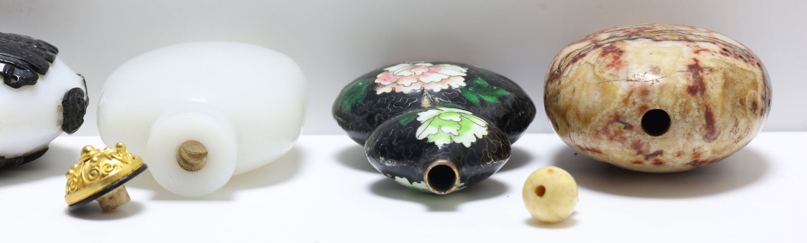 Chinese Snuff Bottles - 4