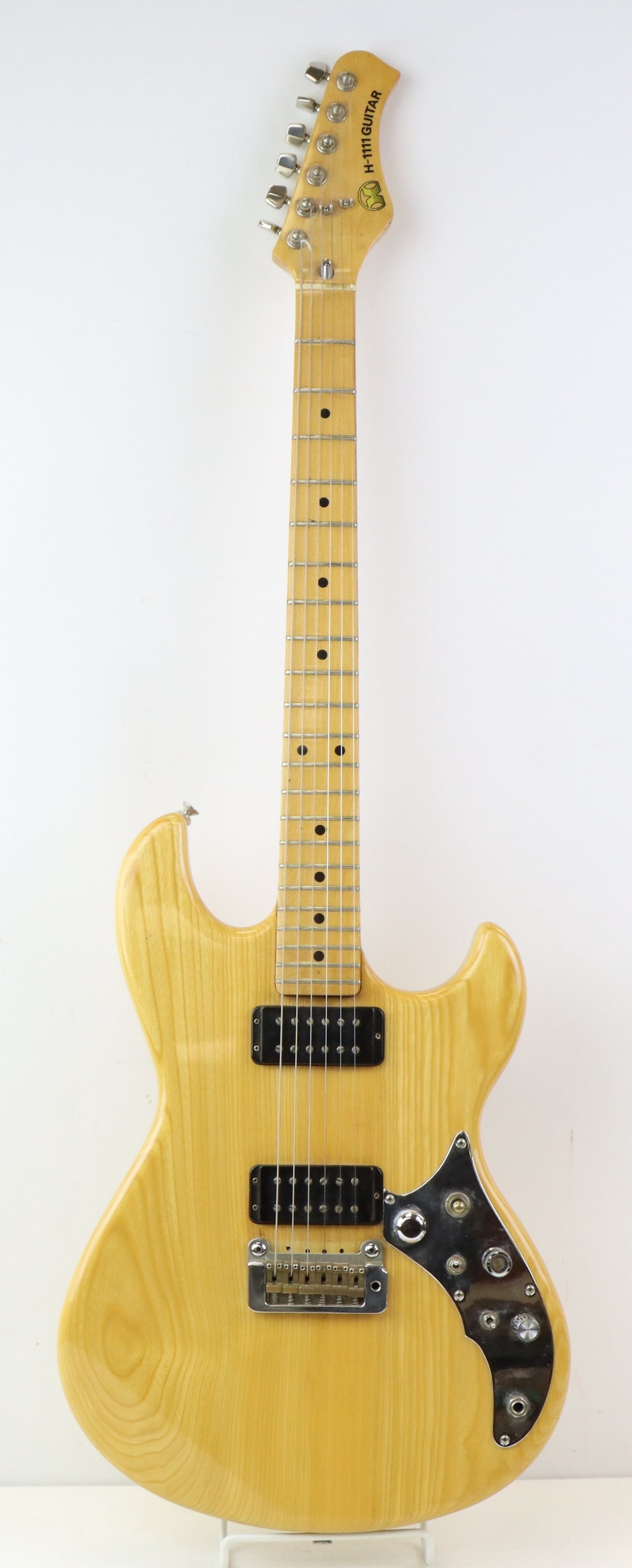 Hondo H-1111 Electric Guitar (1 of 11)