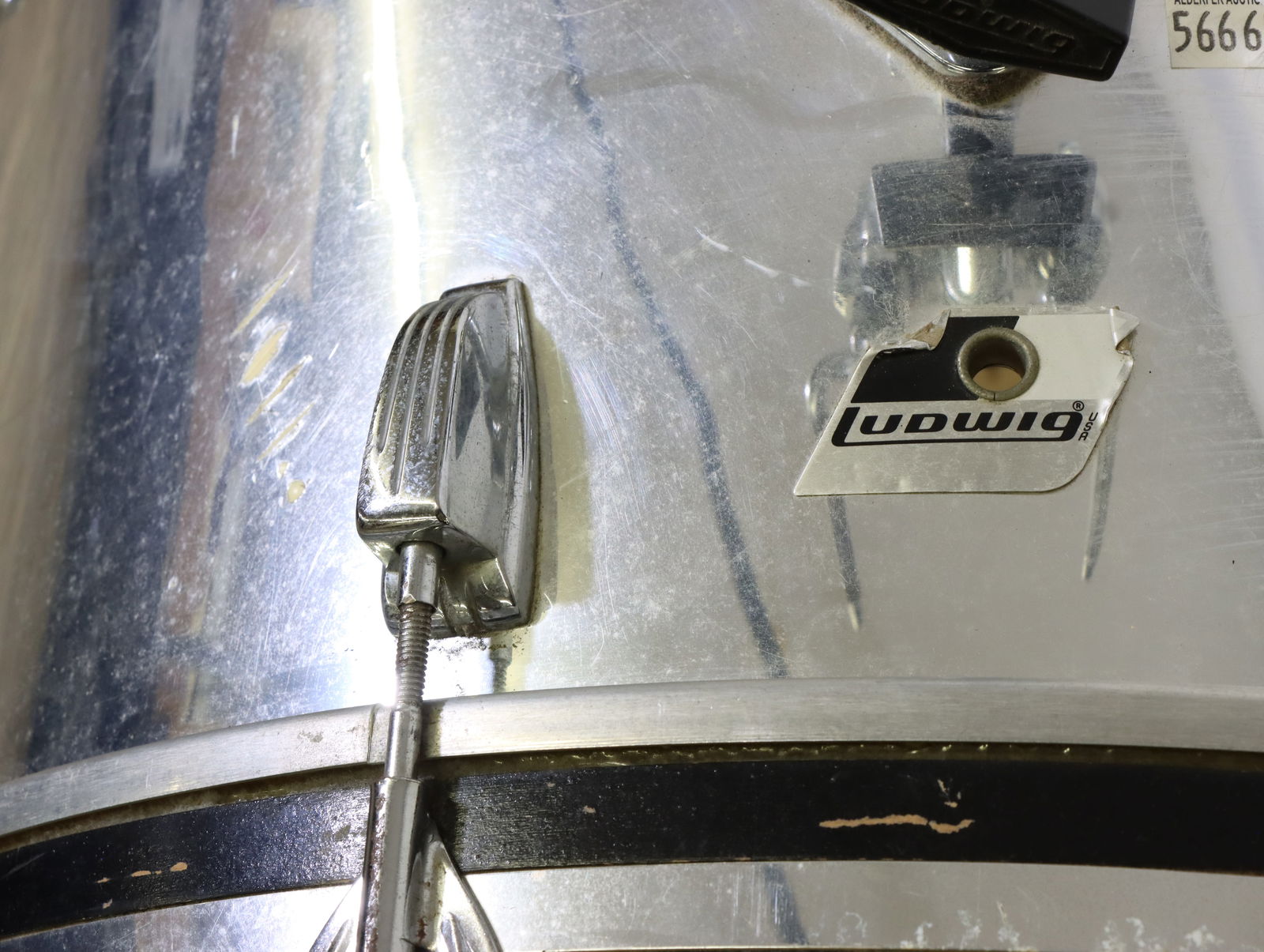 Ludwig Drum Kit (Silver) - 4