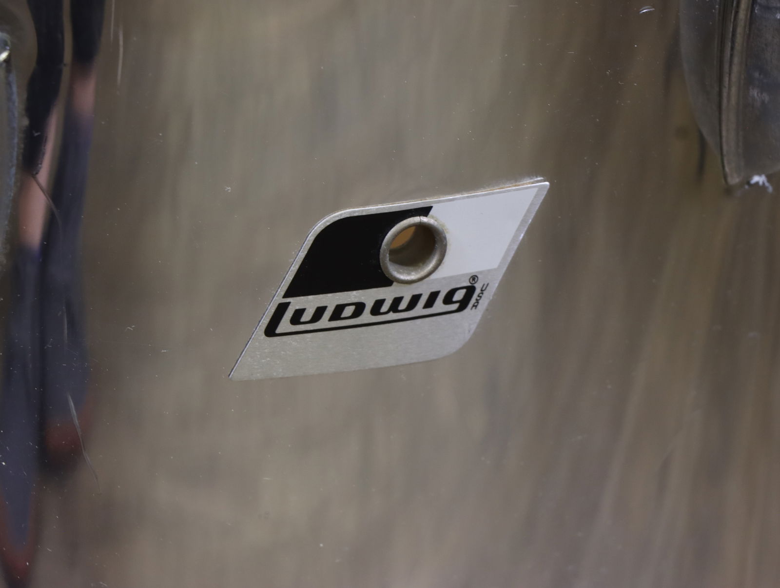 Ludwig Drum Kit (Silver) - 6