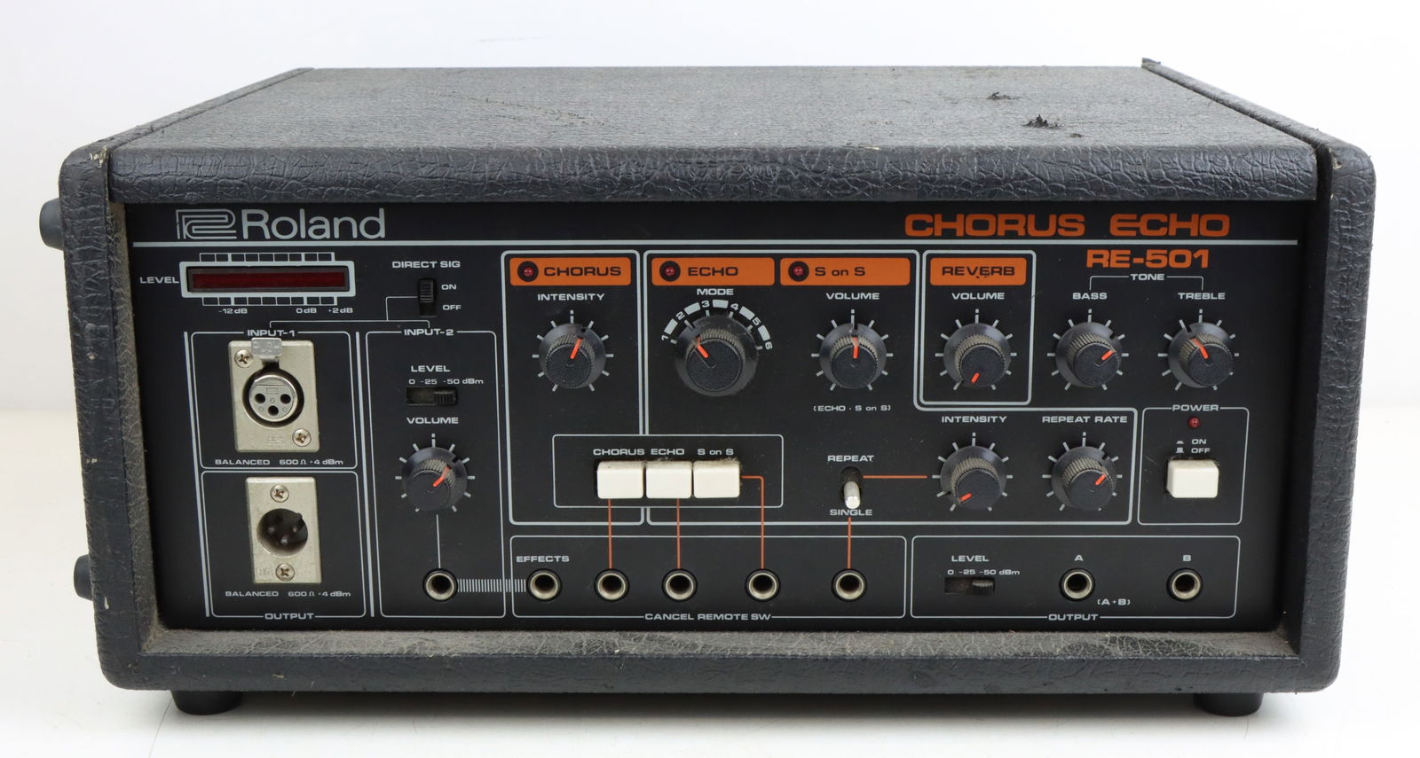 Roland Chorus Echo: Roland Chorus Echo. RE-501. serial # 237782. Made in Japan. Powers-on but not fully tested. Case in good condition. Lid contains original setup and diagnostic sheet. Measures 7"h x 16.5"w x 12"d