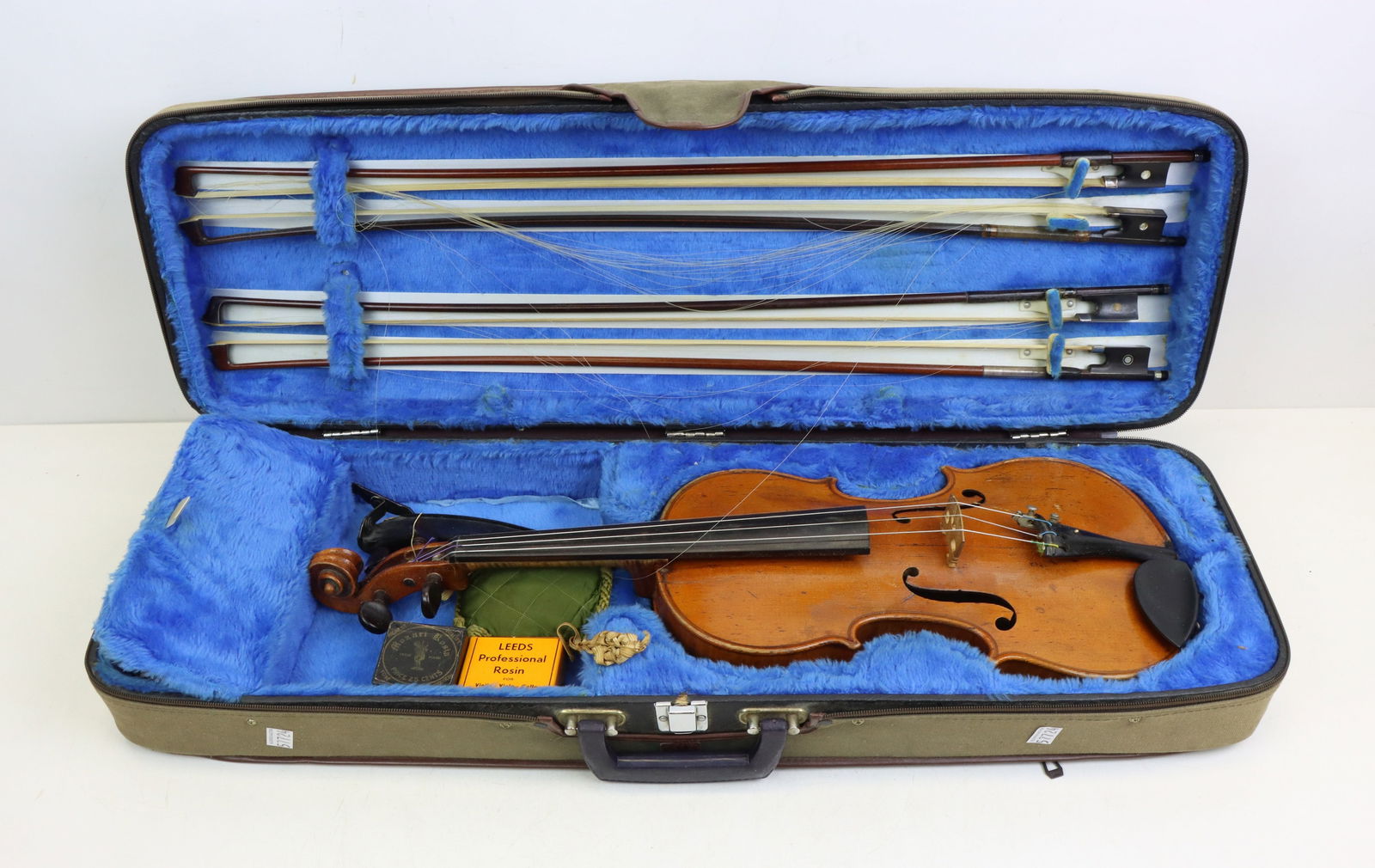 Unlabeled 4/4 Violin with 4 Bows. - 15