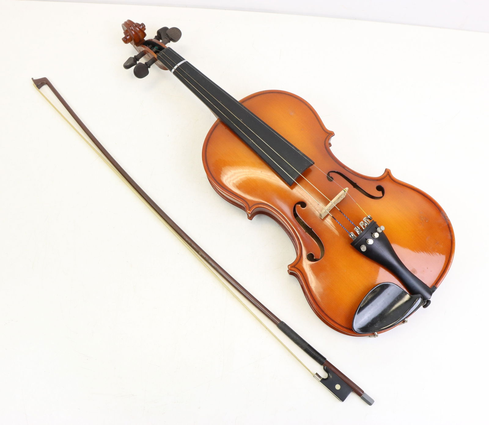 Wm Lewis Violin (1 of 20)