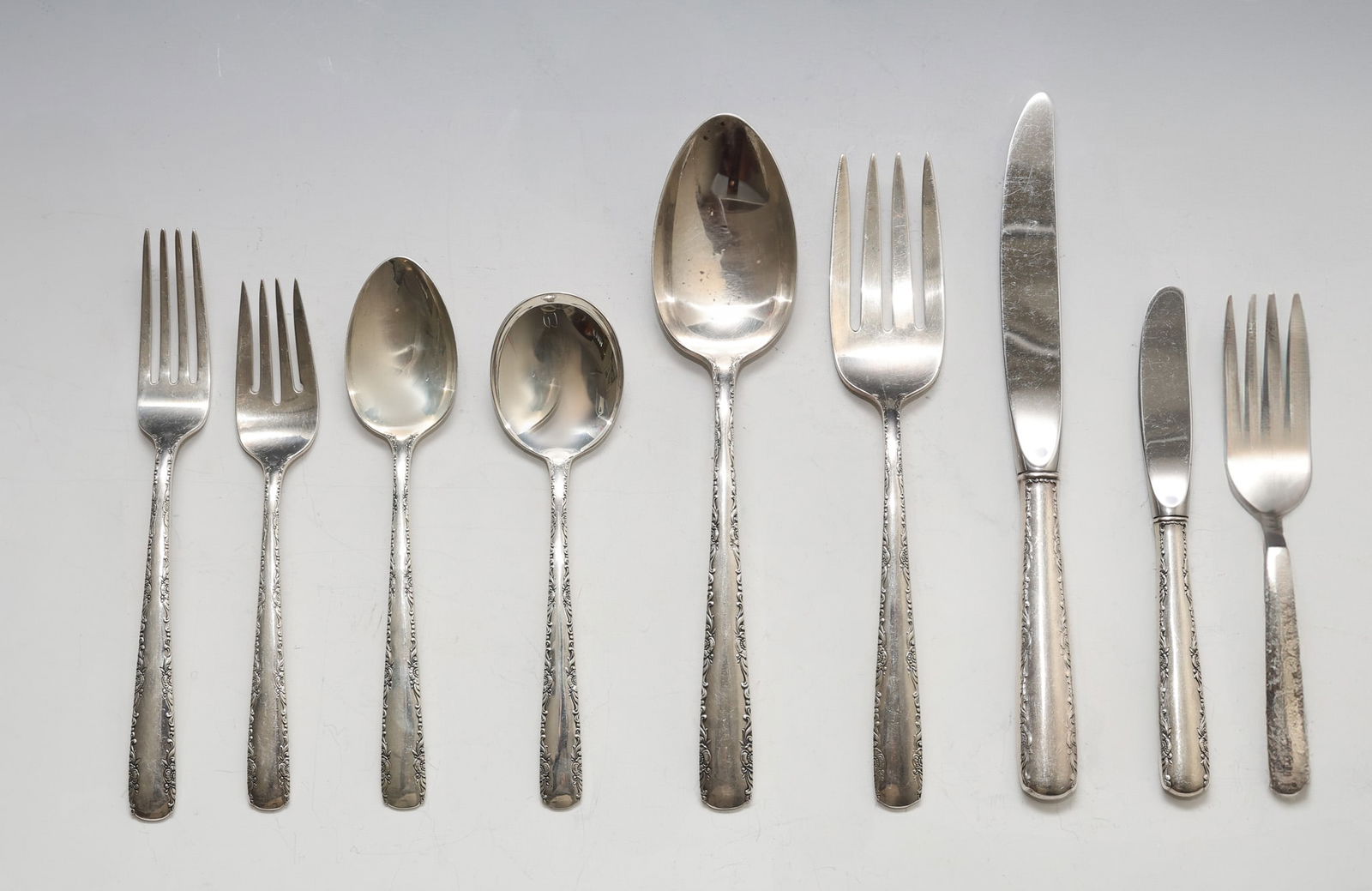 Gorham "Camellia" Sterling Silver Flatware Service for 10 With Extras (1 of 16)