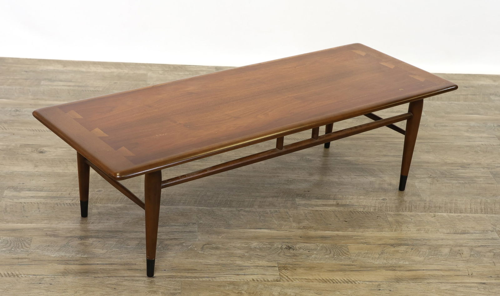 Lane "Acclaim" Coffee Table (1 of 10)