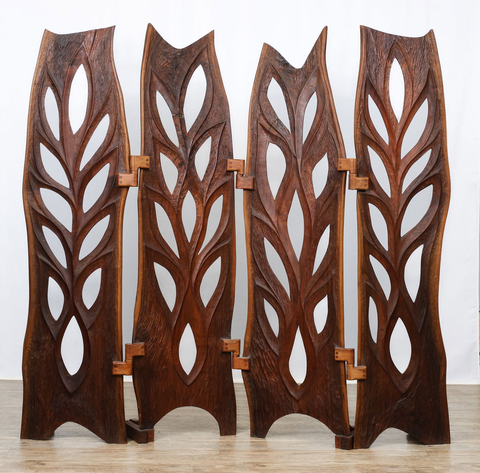 Phillip Lloyd Powell Room Divider (1 of 17)