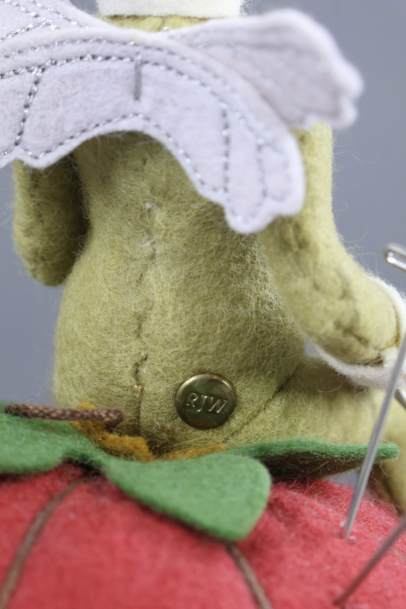 R. JOHN WRIGHT. - 10