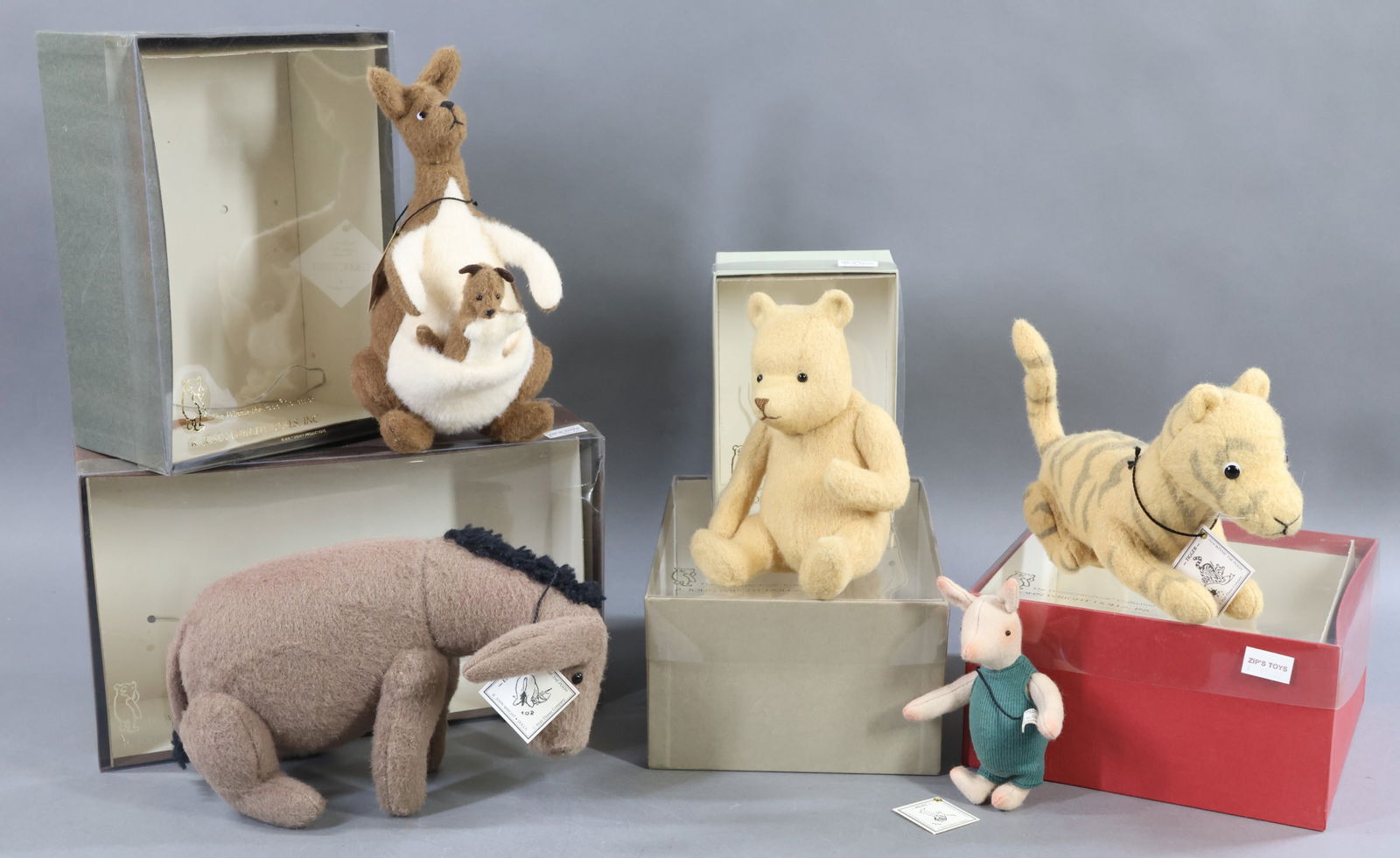 R. JOHN WRIGHT.: Set of (6) The Winnie-The-Pooh Collection Animals in OB. Walt Disney Company. 7 1/2" "Tigger" 717/1000. 10" "Kanga & Roo", 533/1000. 10" "Eeyore", 547/1000. 7" "Silly Old Bear", 321. 5" "Piglet"