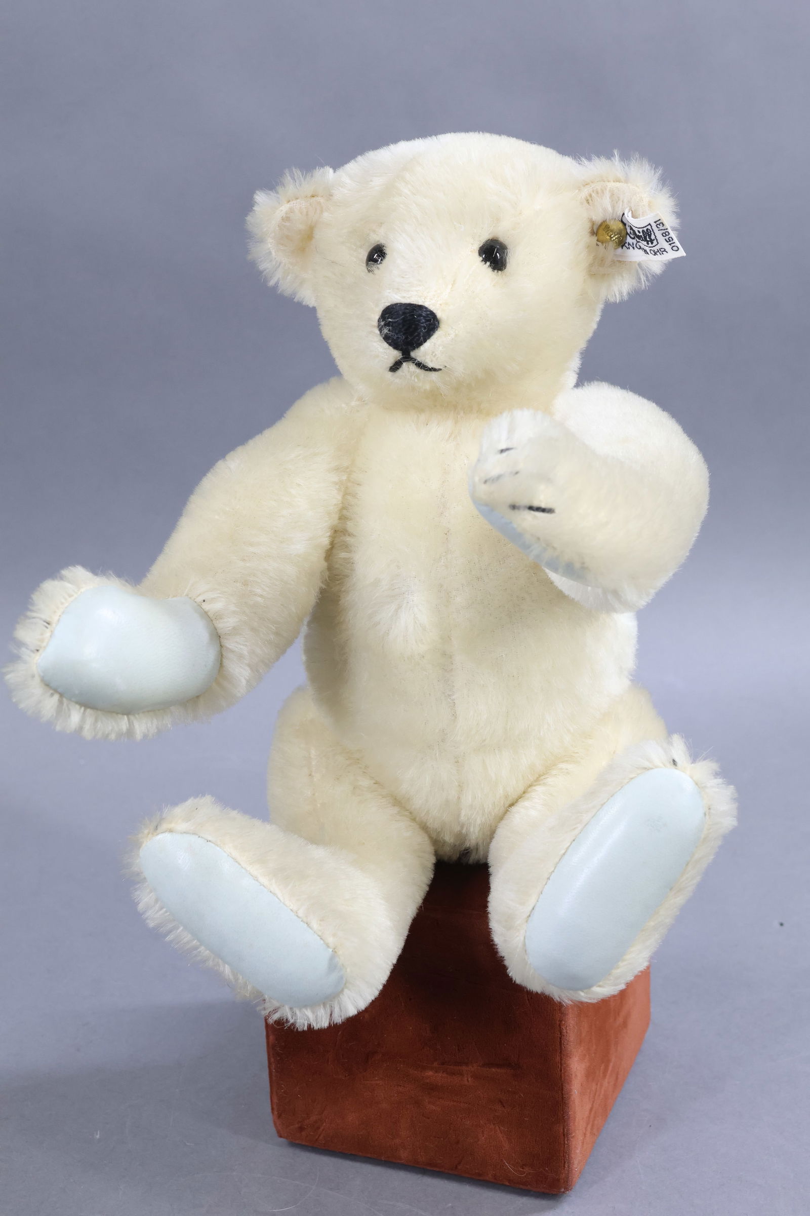 R. JOHN WRIGHT/STEIFF. - 8