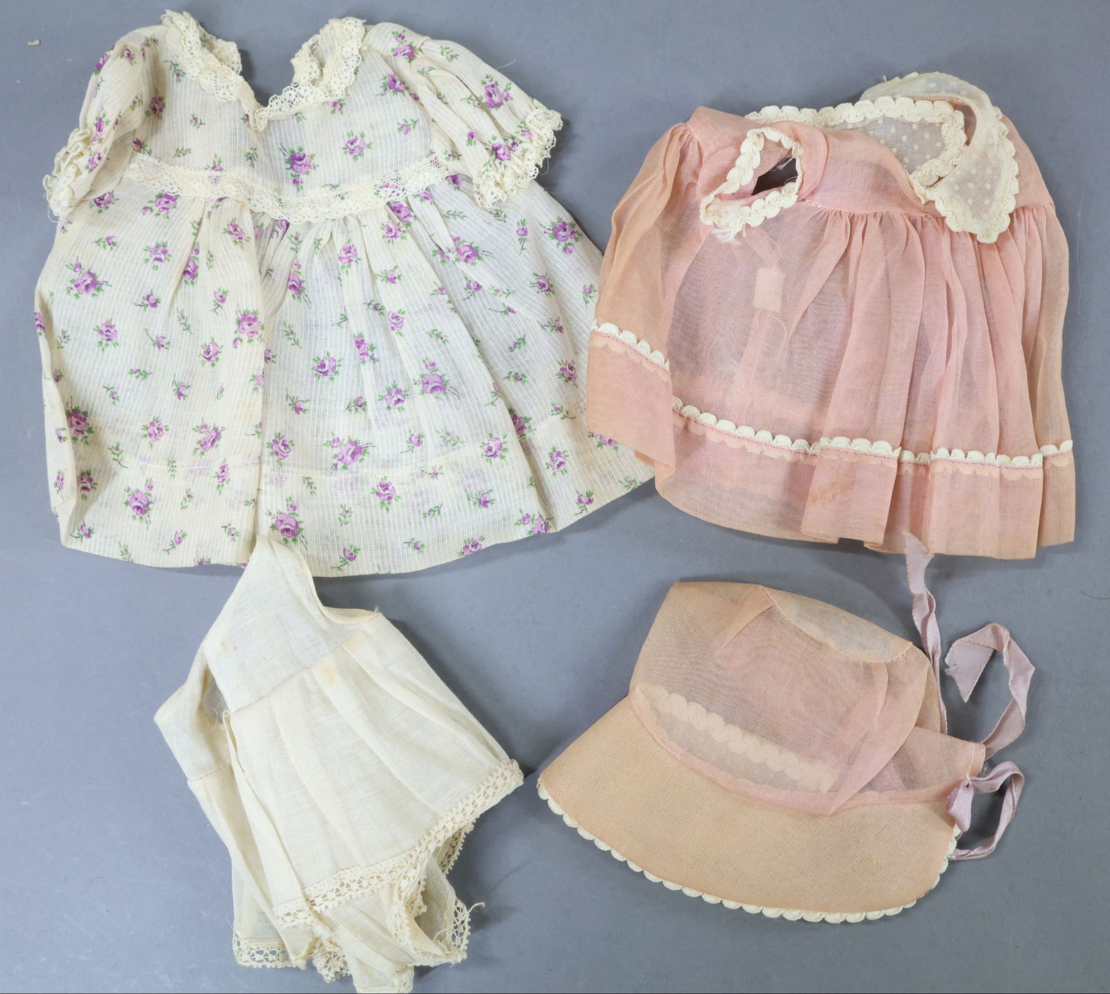 COMPOSITION DOLLS. - 4