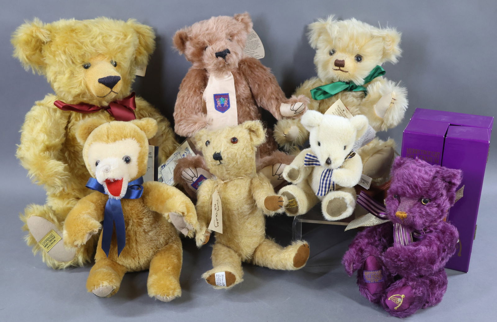 ENGLISH MERRYTHOUGHT BEARS. (1 of 12)