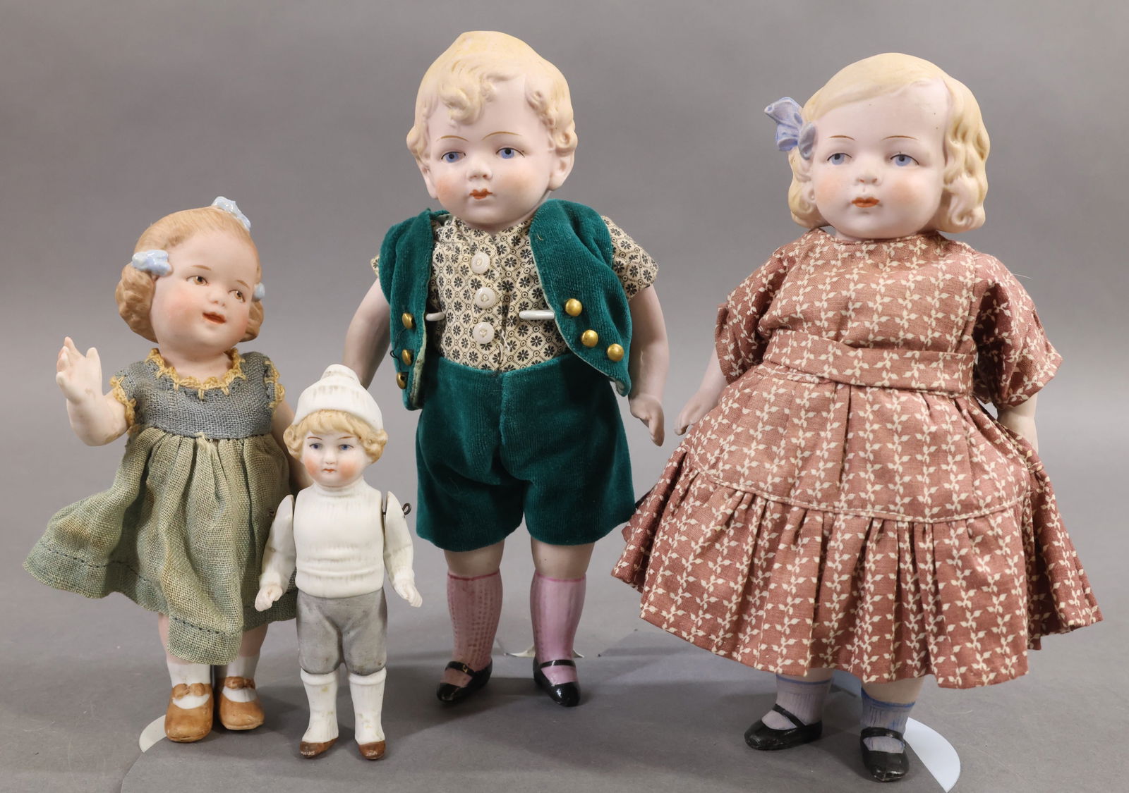 GERMAN ALL BISQUE DOLLS. (1 of 11)