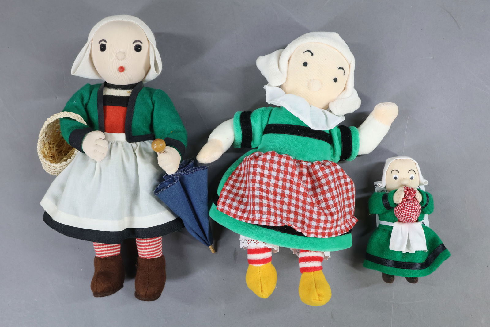 DOLLS REPRESENTING FOREIGN COUNTRIES. - 4