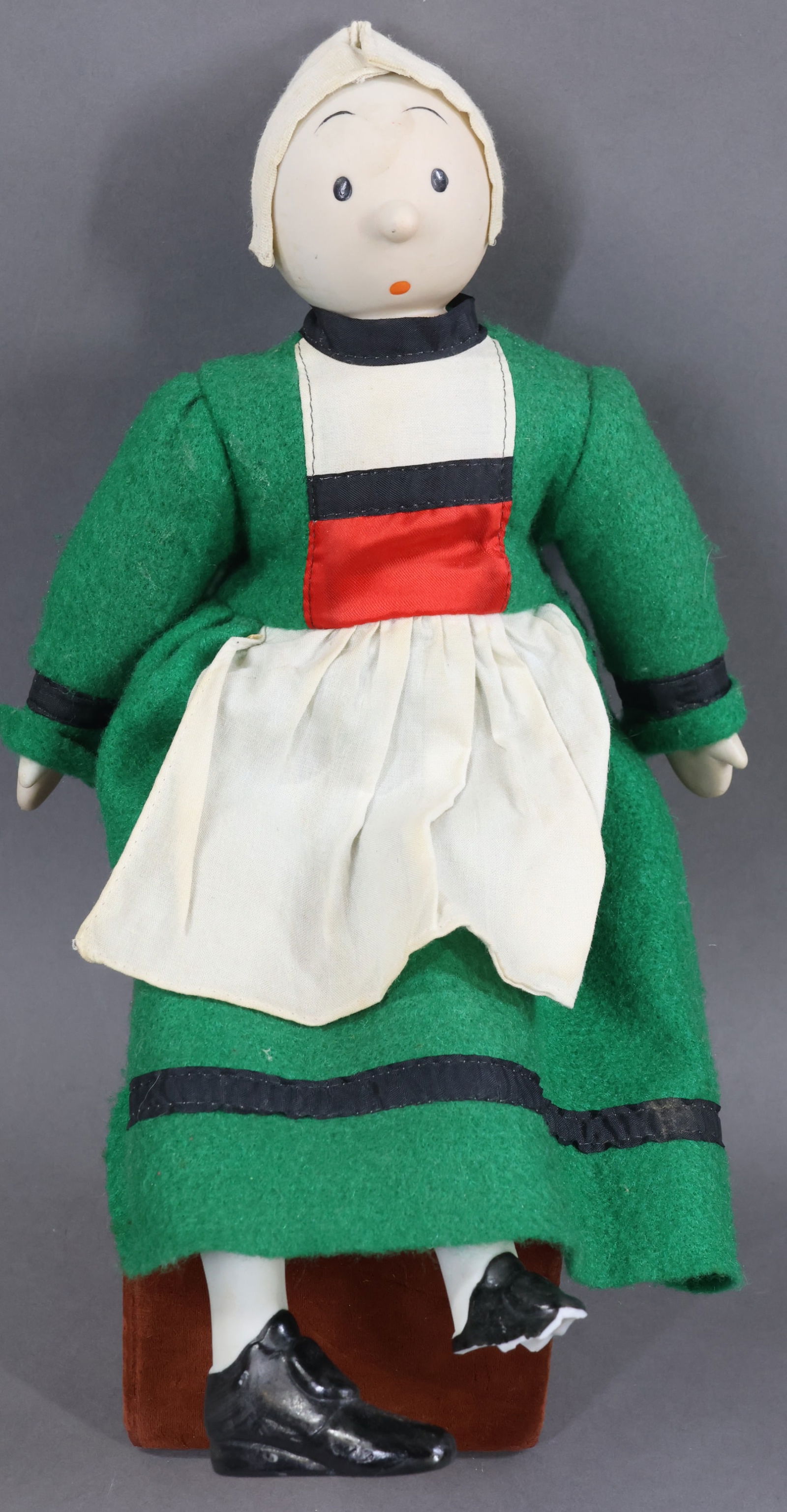 DOLLS REPRESENTING FOREIGN COUNTRIES. - 8