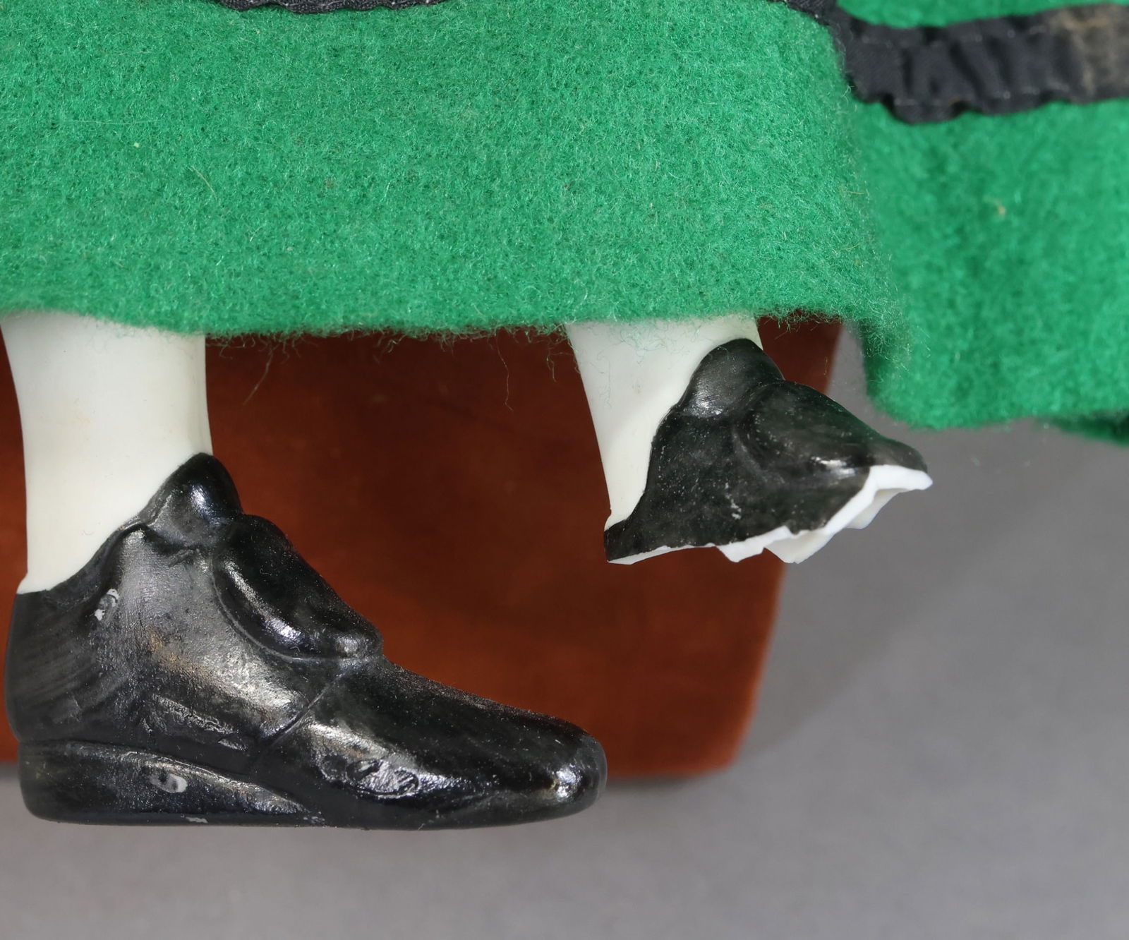 DOLLS REPRESENTING FOREIGN COUNTRIES. - 9