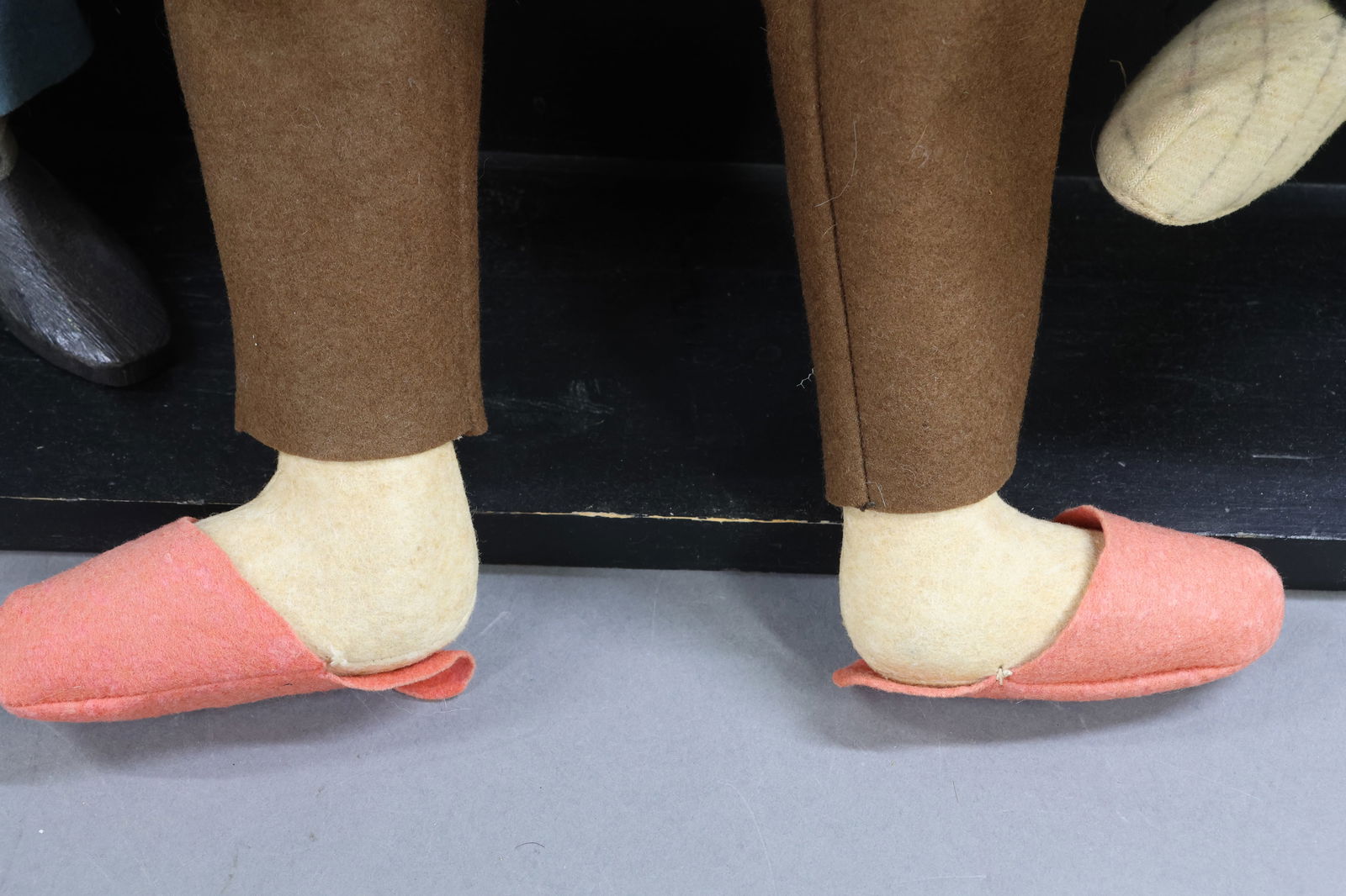 CLOTH DOLLS/PUPPETS - 11