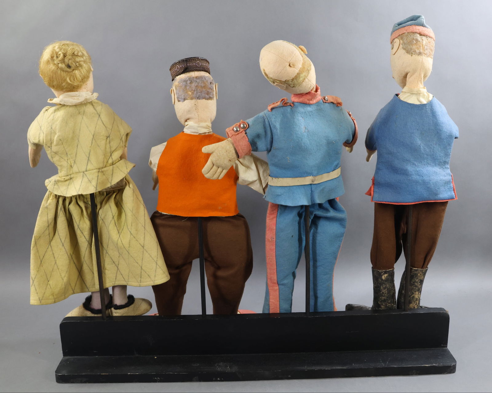 CLOTH DOLLS/PUPPETS - 19