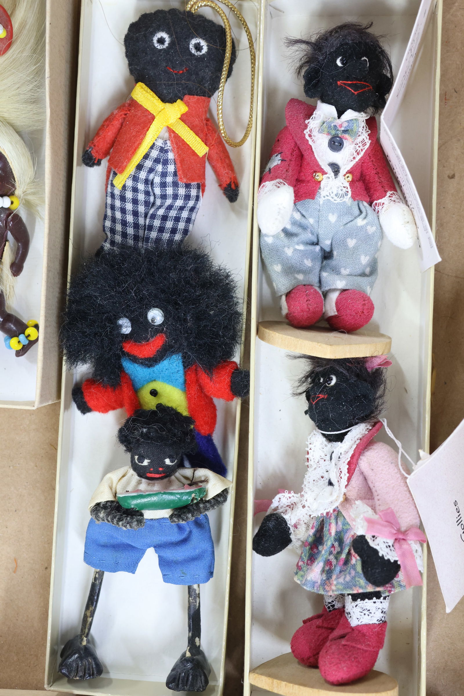BLACK DOLLS/FIGURINES. - 7