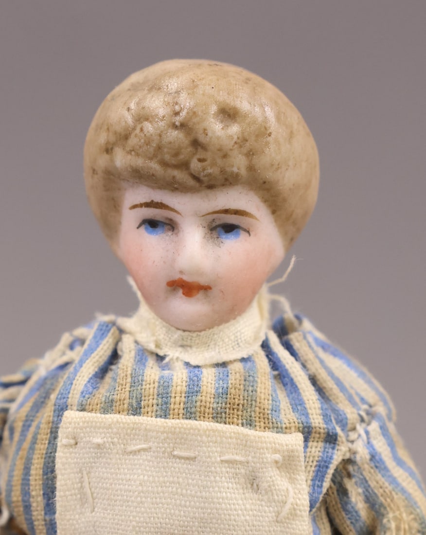 DOLLS IN UNIFORMS. - 4