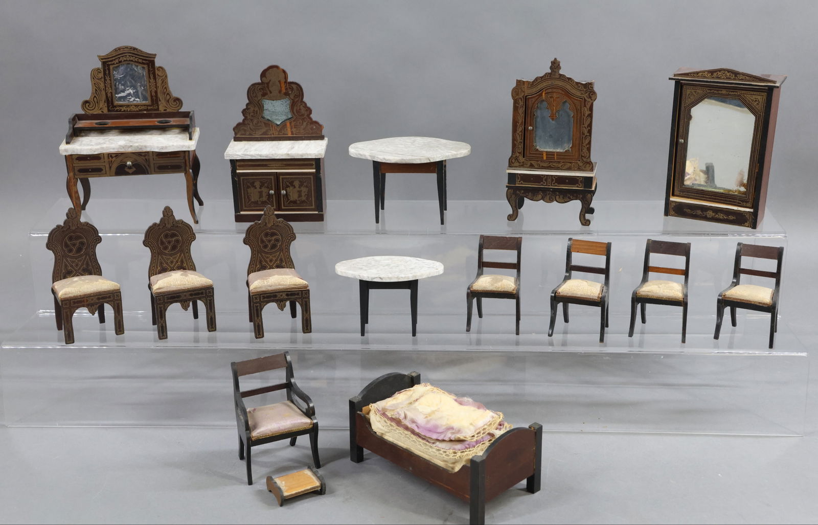 MINIATURES. (1 of 10)