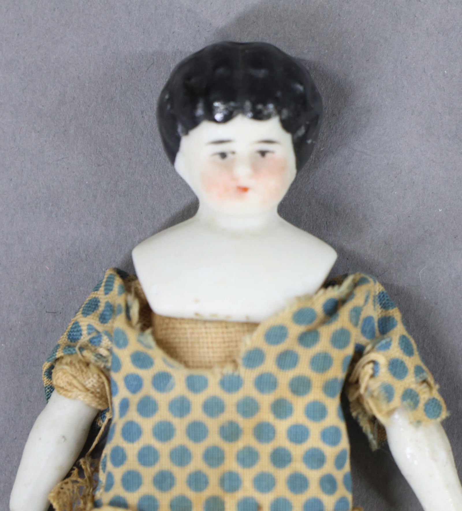 MINIATURES - DOLLS. - 7