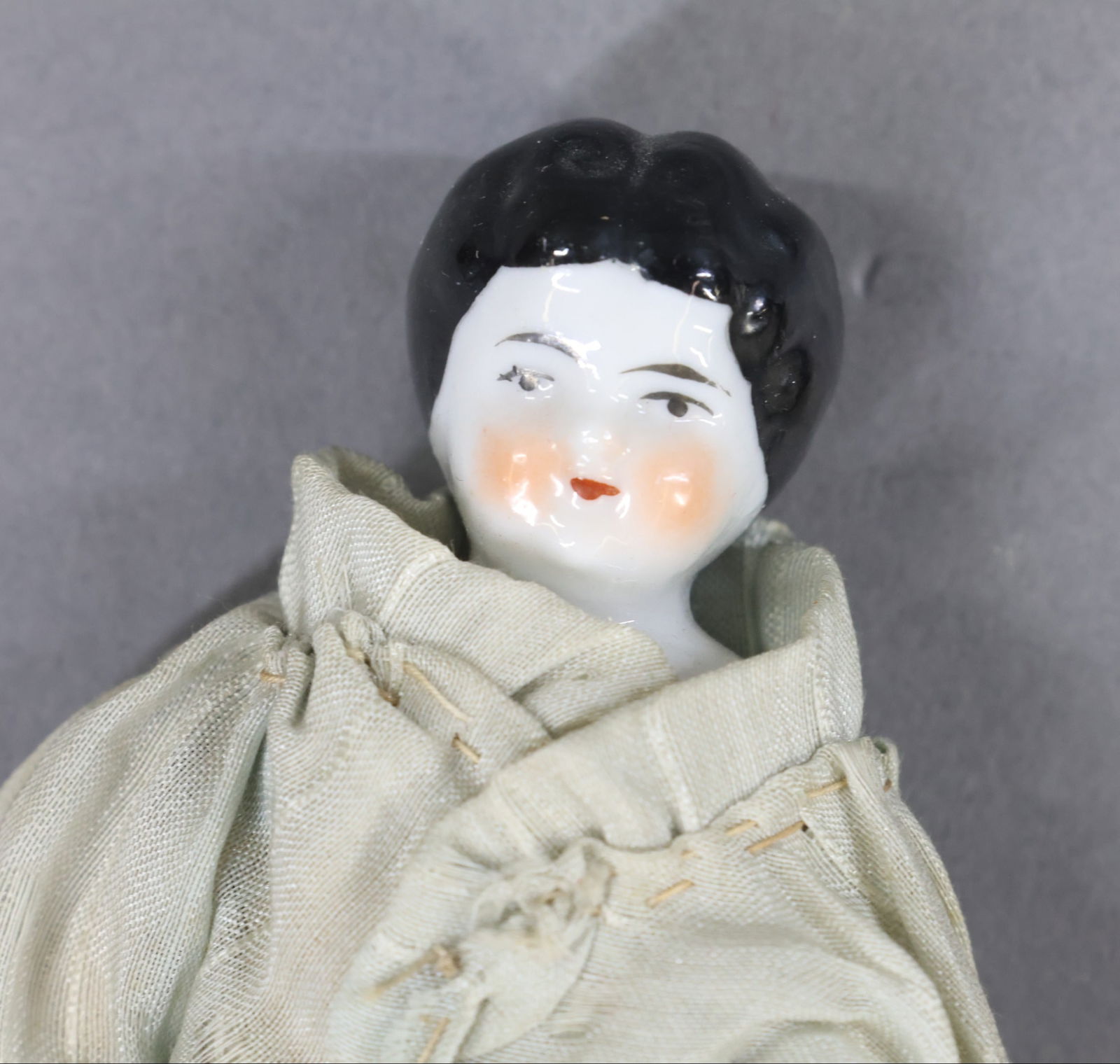 MINIATURES - DOLLS. - 8