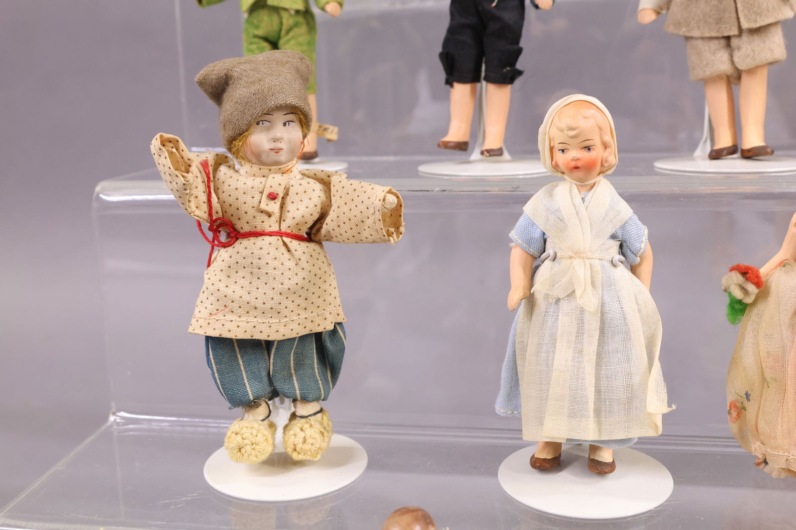 MINIATURES - DOLLS. - 4