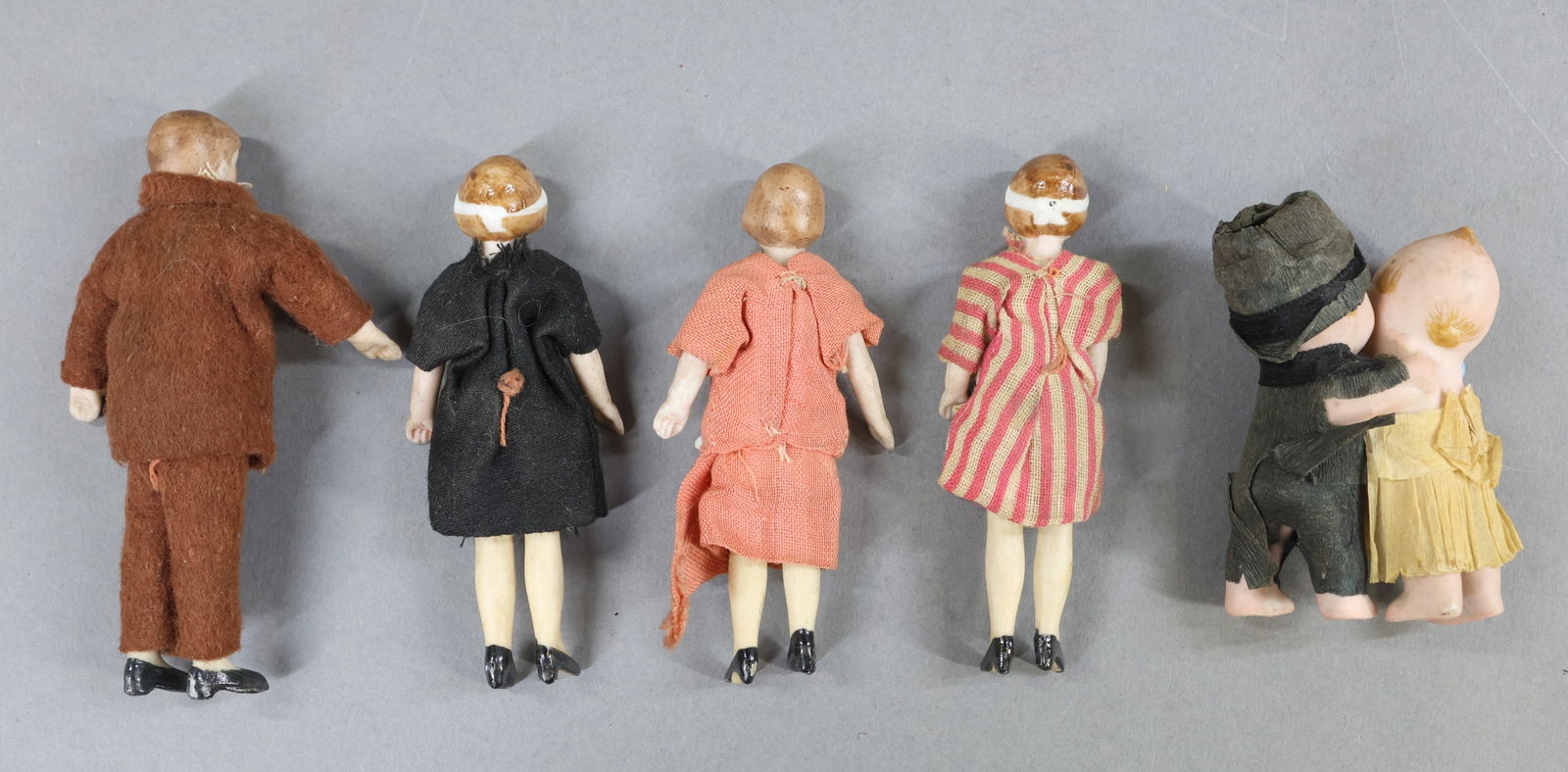 MINIATURES - DOLLS. - 8
