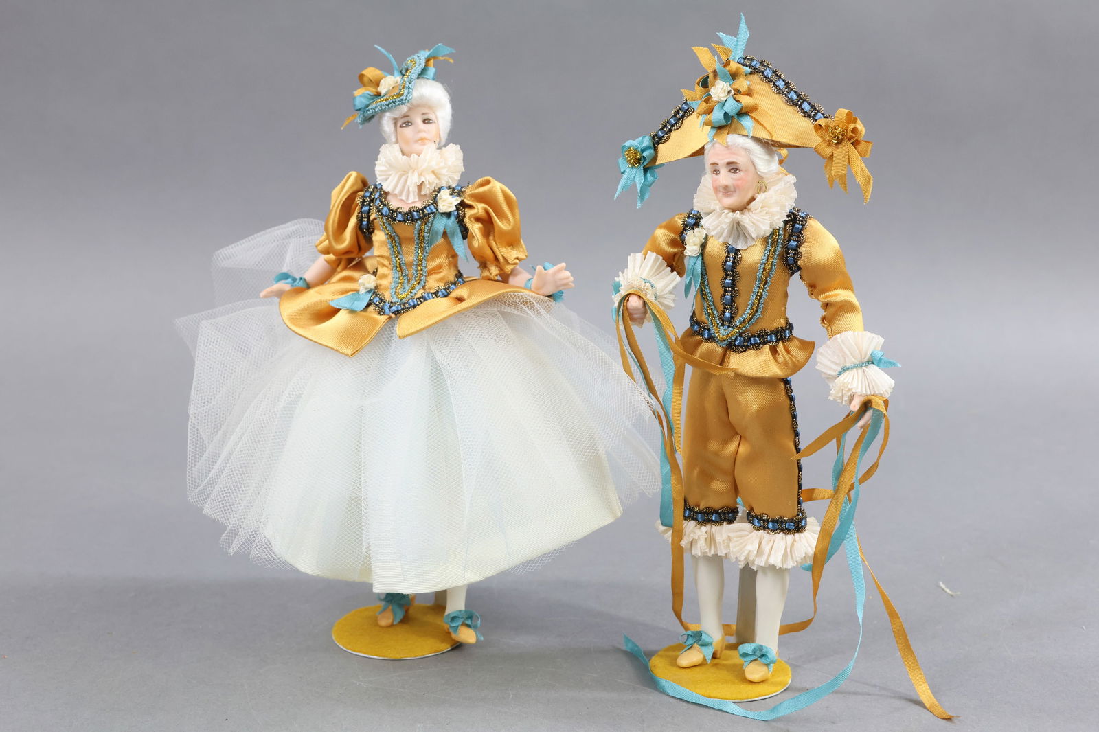 MINIATURES - DOLLS. - 11