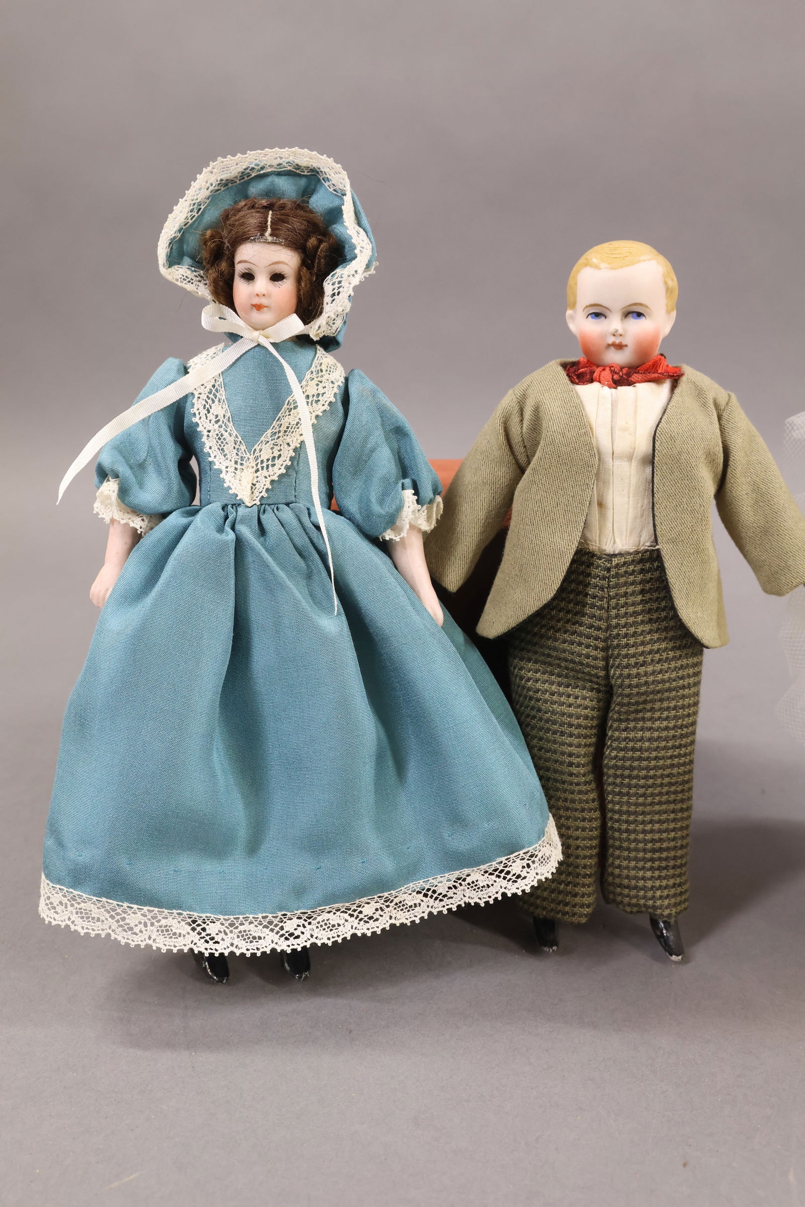 MINIATURES - DOLLS. - 2
