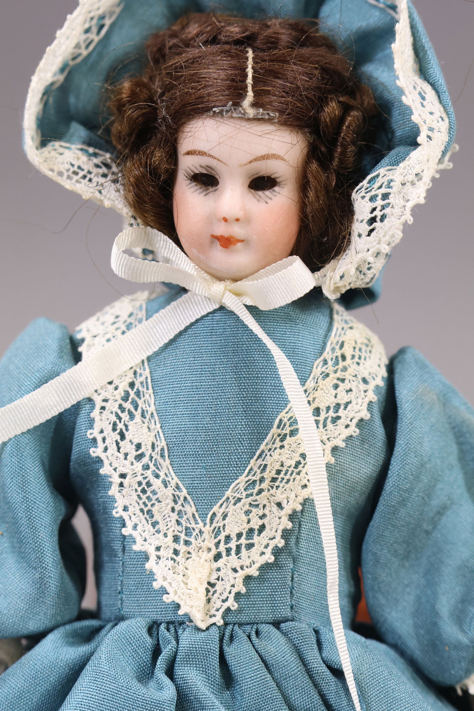 MINIATURES - DOLLS. - 3