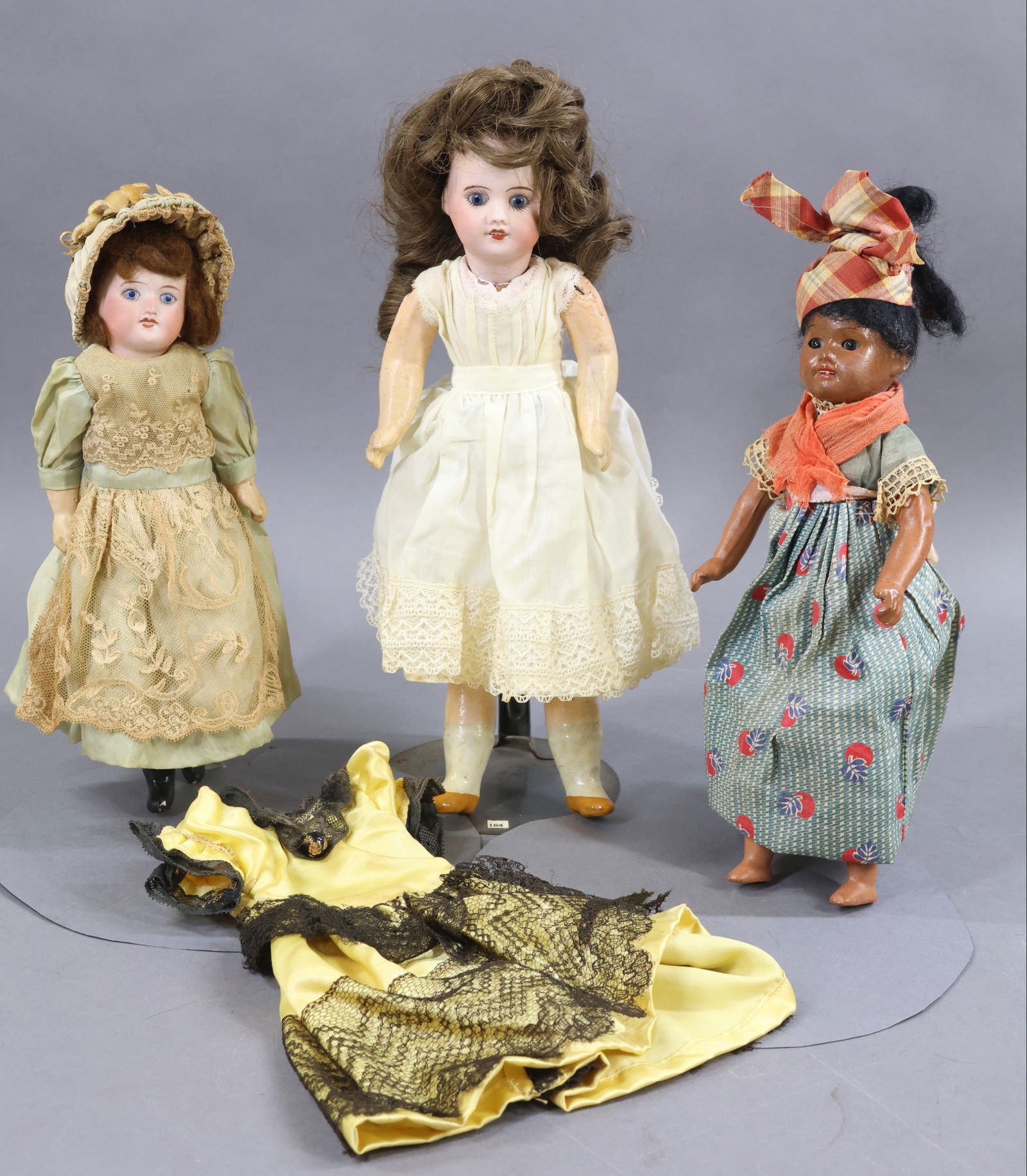 FRENCH BISQUE DOLLS. (1 of 17)