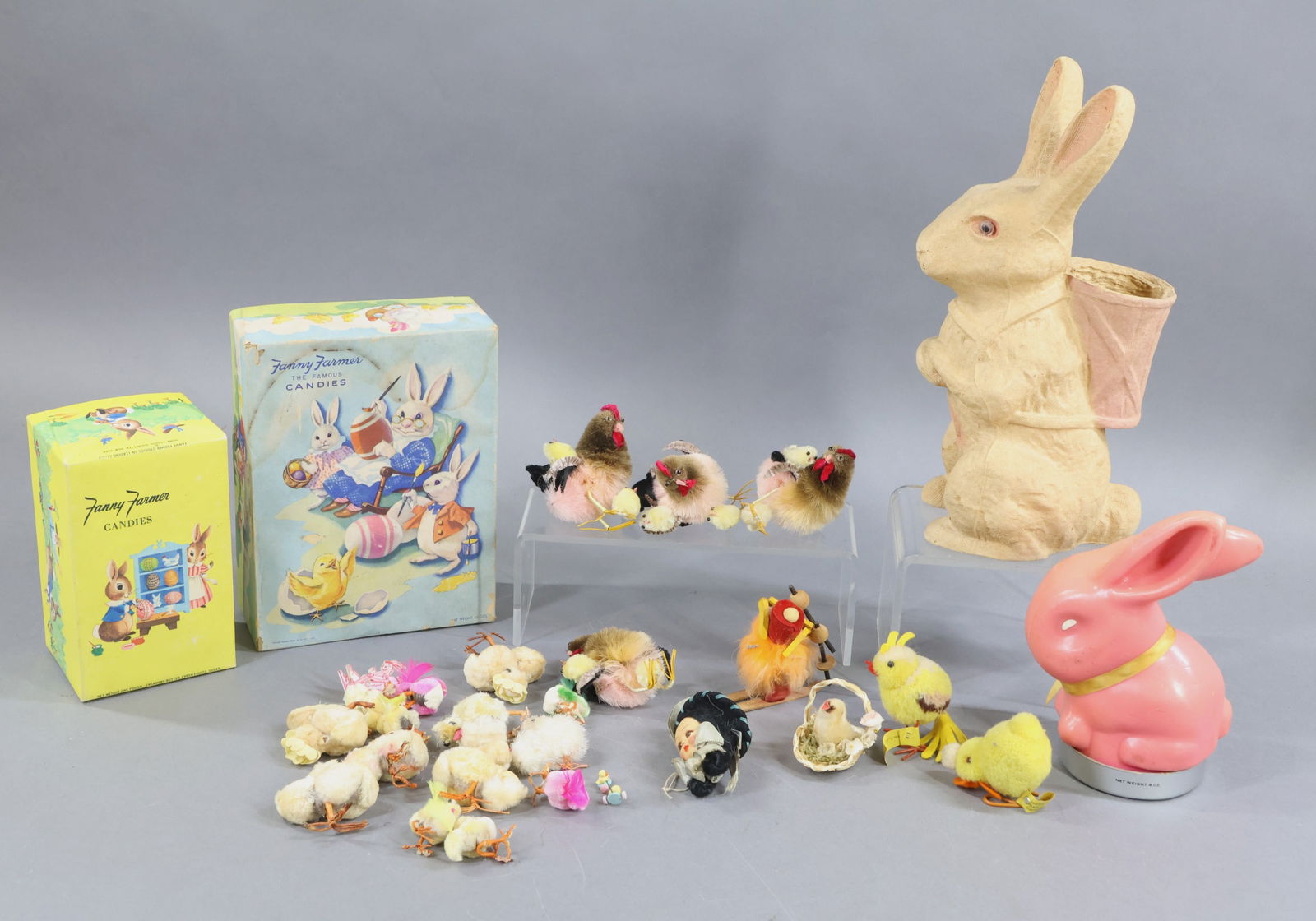 HOLIDAY/NOVELTIES. (1 of 13)