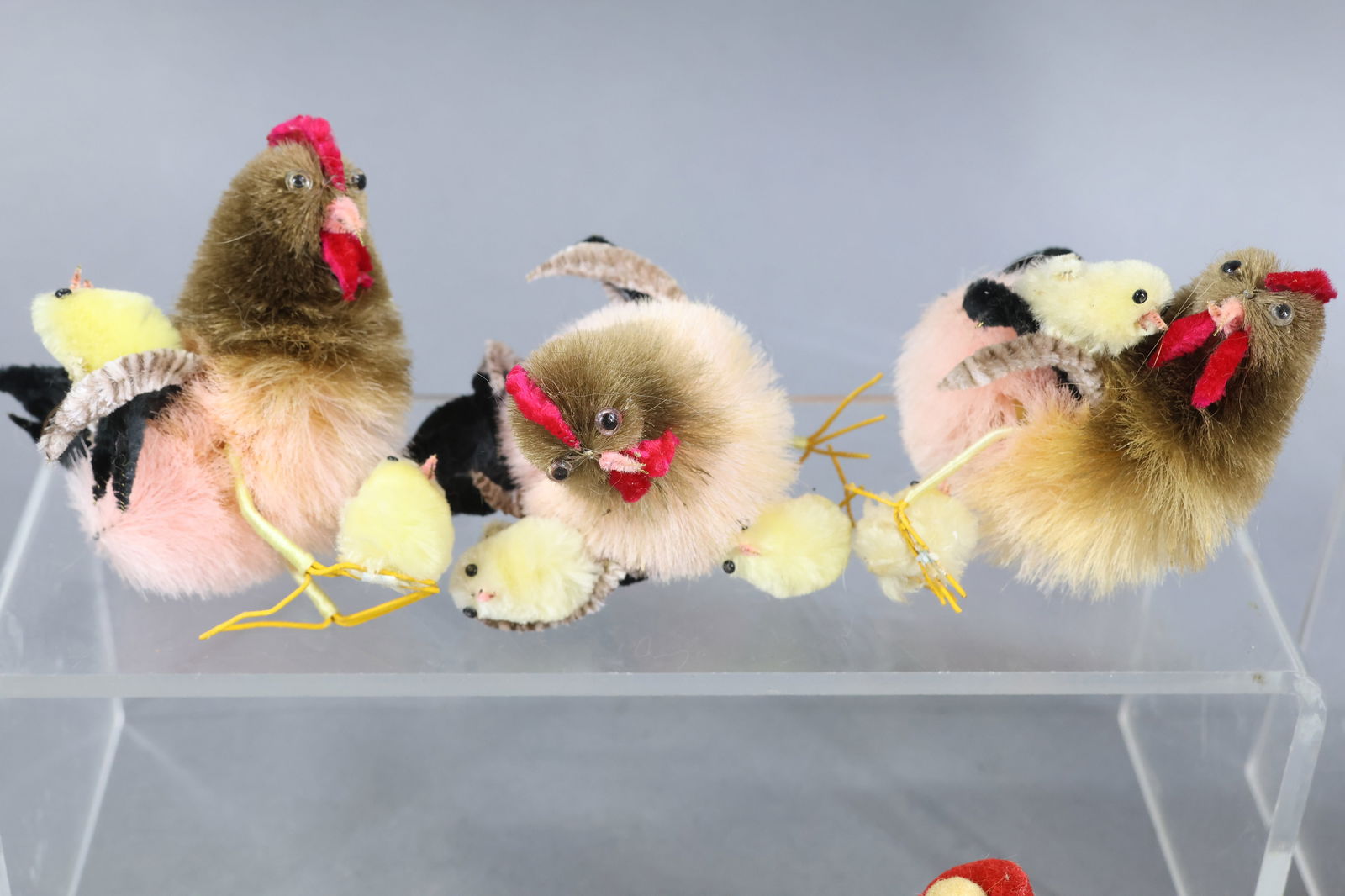 HOLIDAY/NOVELTIES. - 5