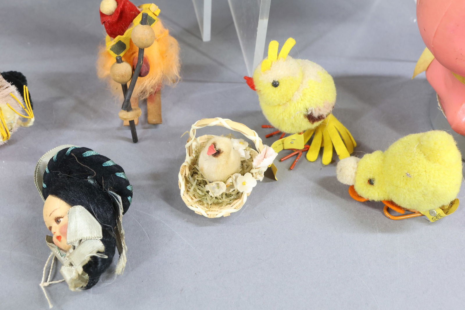 HOLIDAY/NOVELTIES. - 6