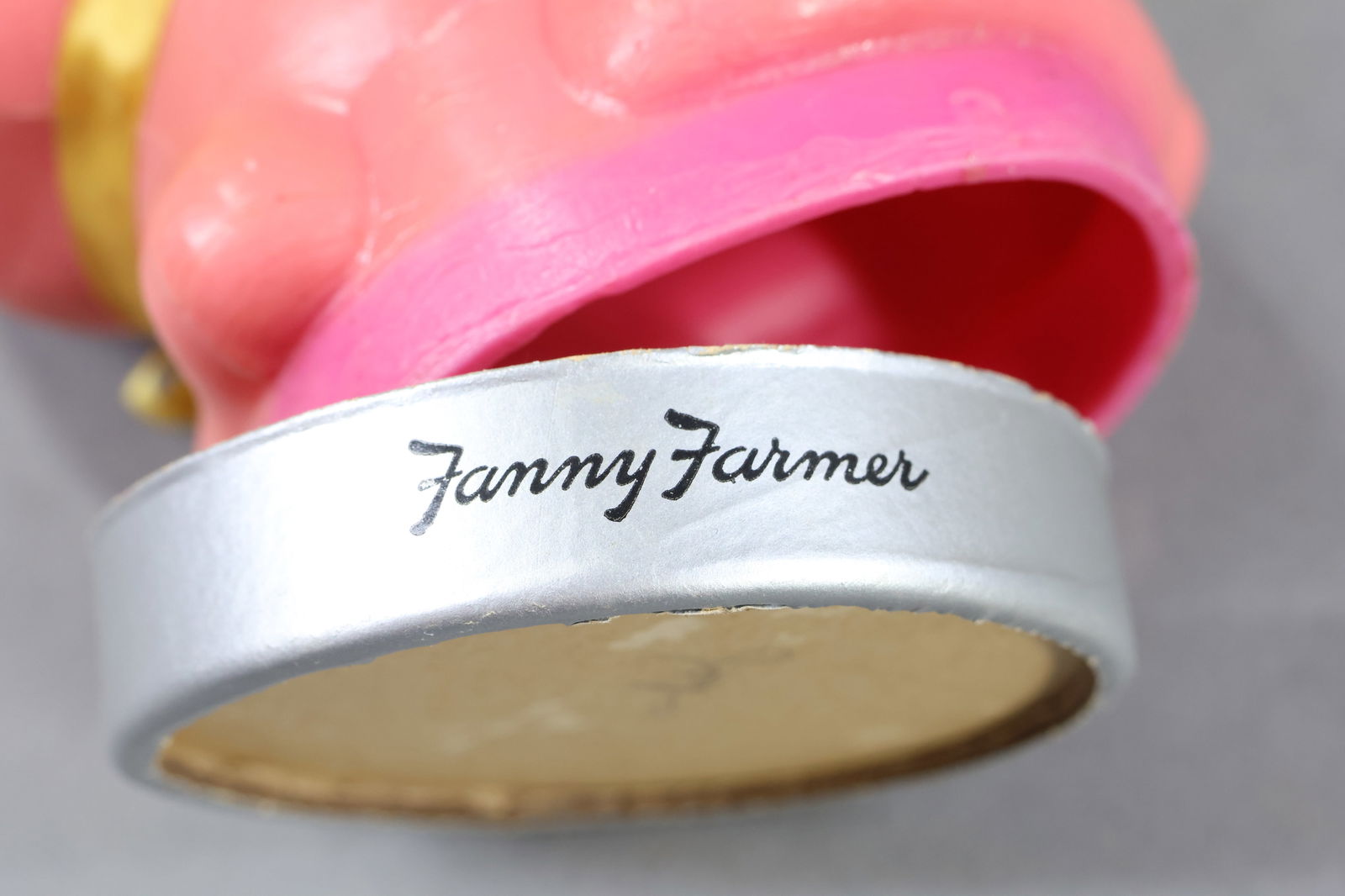 HOLIDAY/NOVELTIES. - 8