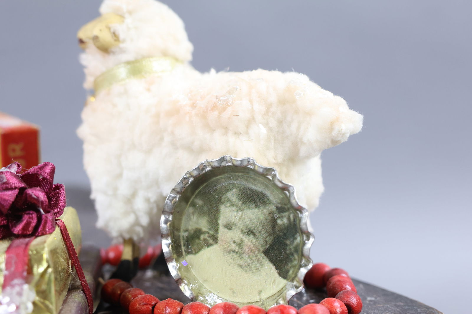 HOLIDAY/NOVELTIES. - 11